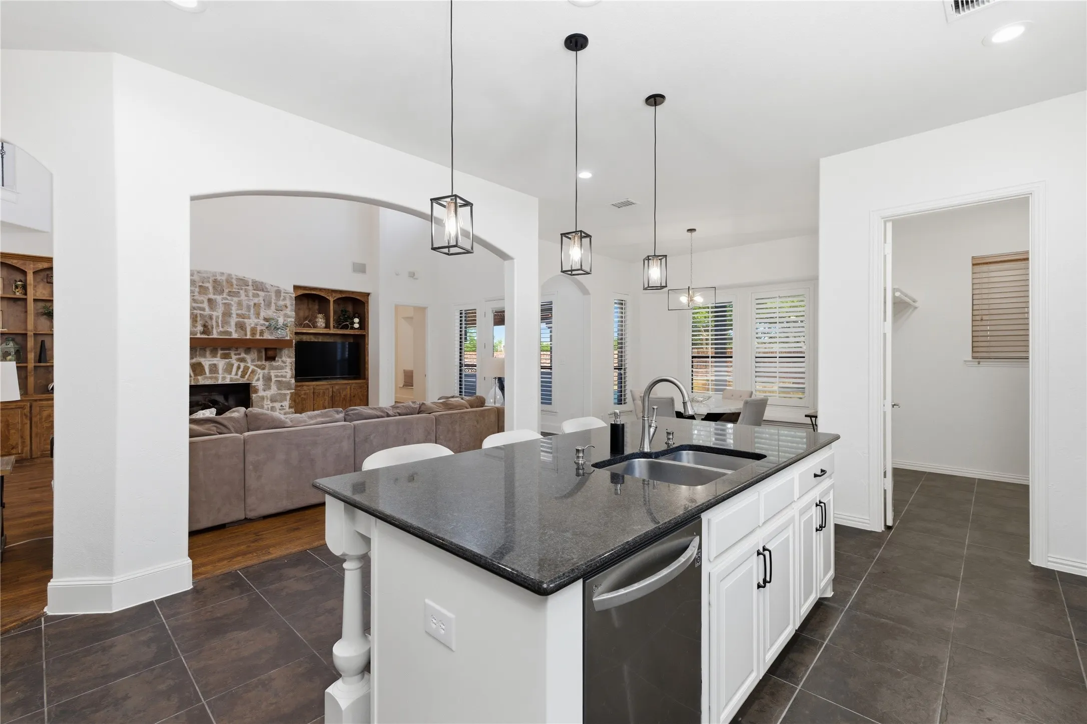 Single Family Residence For Sale in Denton County , 4625 The Landings Court, Frisco, Texas 75033, 5 Bedroom, 4 Bathroom, 3 Garage spaces, 4,439 Sqft, built in 2006, mls#21292434, Real Estate Agent in Frisco, Homes For Sale in Denton county, Homes For Sale in Frisco, Realtor in Frisco Texas, Real Estate Brokerage Independent Realty Texas, Luminita Cordes Realtor