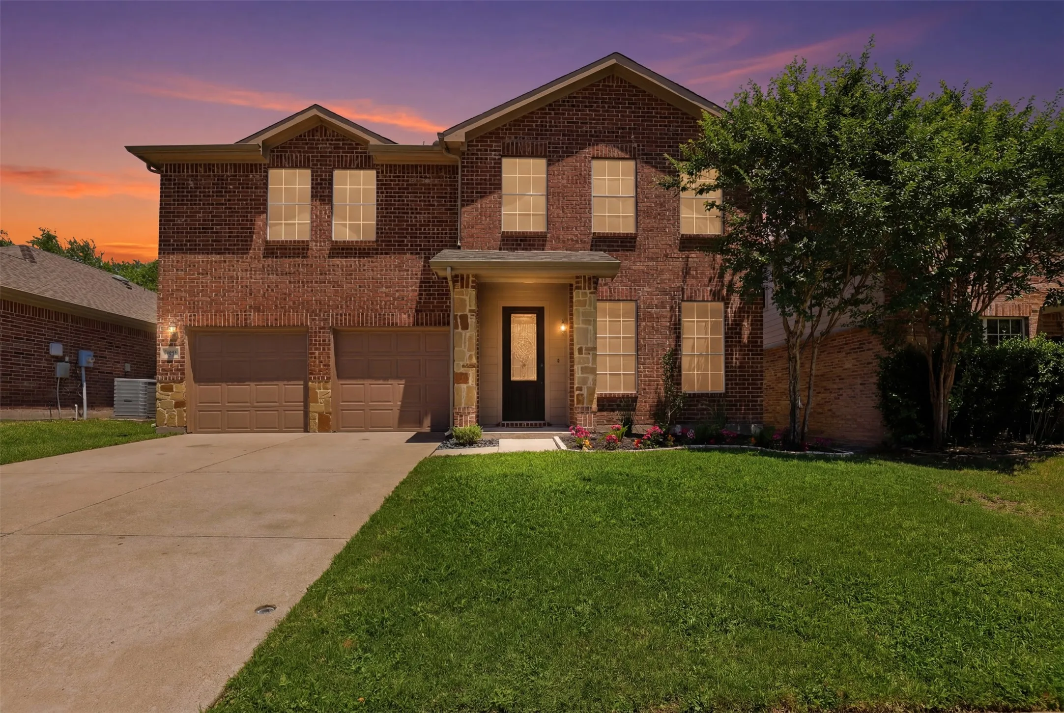 Single Family Residence For Sale in Tarrant County , 2921 Wispy Trail, Fort Worth, Texas 76108, 5 Bedroom, 4 Bathroom, 2 Garage spaces, 3,277 Sqft, built in 2012, mls#21291246, Real Estate Agent in Fort Worth, Homes For Sale in Tarrant county, Homes For Sale in Fort Worth, Realtor in Fort Worth Texas, Real Estate Brokerage Independent Realty Texas, Luminita Cordes Realtor