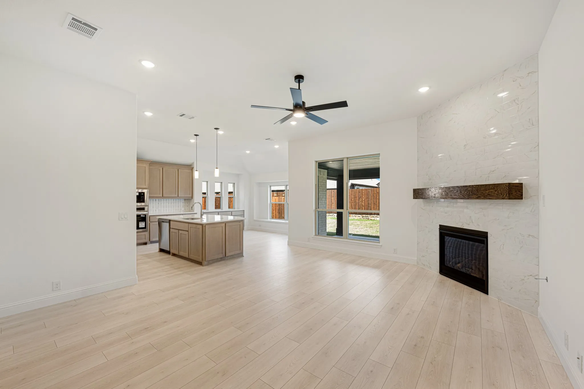 Single Family Residence For Sale in Dallas County , 1621 Community Drive, Cedar Hill, Texas 75104, 3 Bedroom, 2 Bathroom, 2 Garage spaces, 2,313 Sqft, built in 2026, mls#21293451, Real Estate Agent in Cedar Hill, Homes For Sale in Dallas county, Homes For Sale in Cedar Hill, Realtor in Cedar Hill Texas, Real Estate Brokerage Independent Realty Texas, Luminita Cordes Realtor
