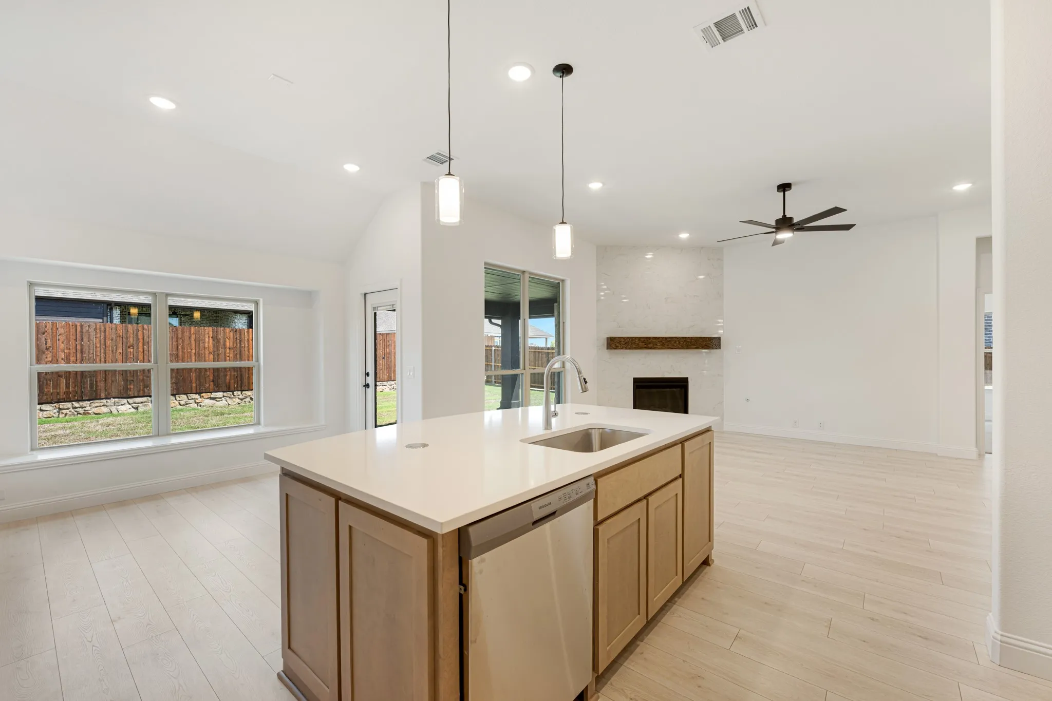 Single Family Residence For Sale in Dallas County , 1621 Community Drive, Cedar Hill, Texas 75104, 3 Bedroom, 2 Bathroom, 2 Garage spaces, 2,313 Sqft, built in 2026, mls#21293451, Real Estate Agent in Cedar Hill, Homes For Sale in Dallas county, Homes For Sale in Cedar Hill, Realtor in Cedar Hill Texas, Real Estate Brokerage Independent Realty Texas, Luminita Cordes Realtor
