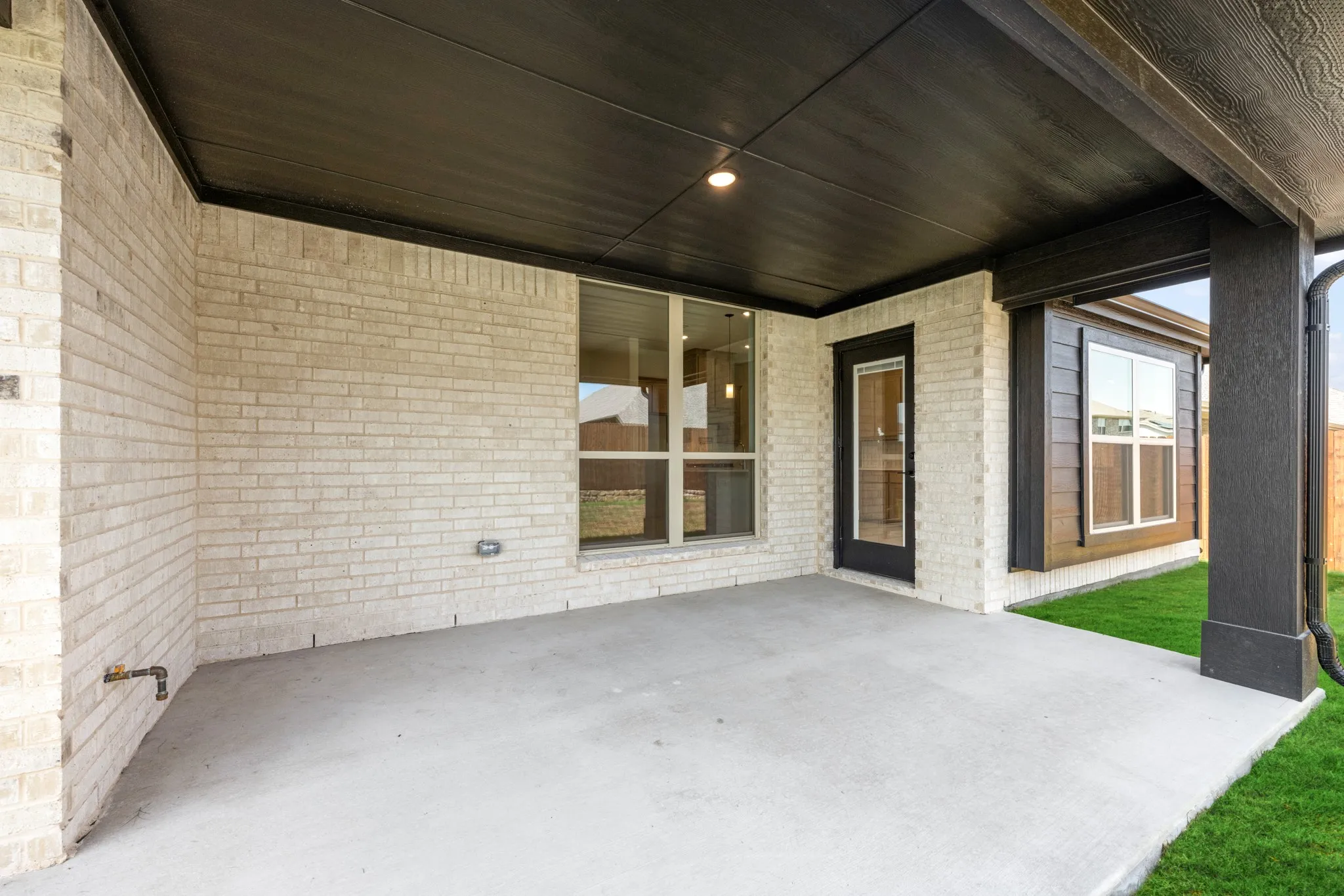 Single Family Residence For Sale in Dallas County , 1621 Community Drive, Cedar Hill, Texas 75104, 3 Bedroom, 2 Bathroom, 2 Garage spaces, 2,313 Sqft, built in 2026, mls#21293451, Real Estate Agent in Cedar Hill, Homes For Sale in Dallas county, Homes For Sale in Cedar Hill, Realtor in Cedar Hill Texas, Real Estate Brokerage Independent Realty Texas, Luminita Cordes Realtor