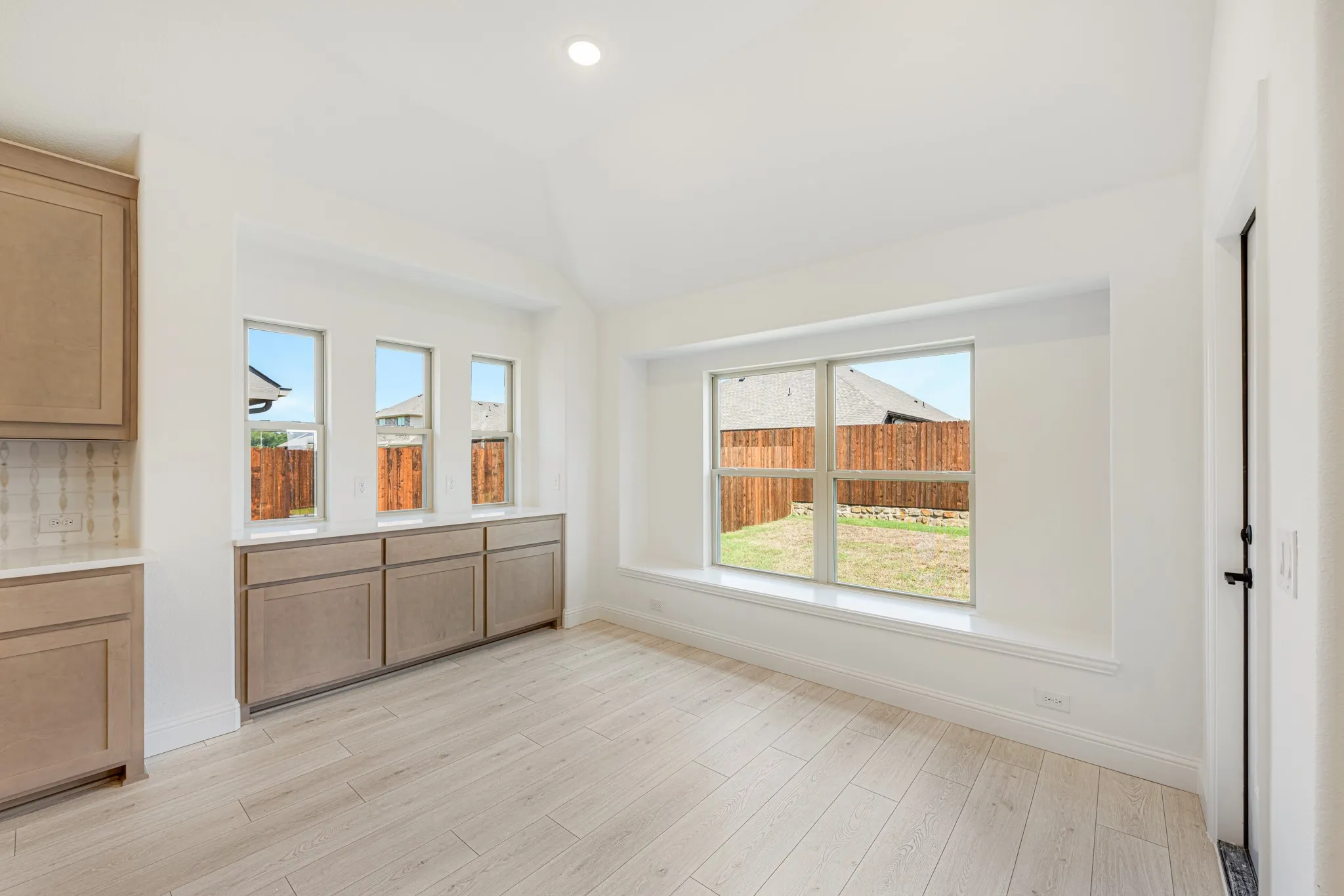 Single Family Residence For Sale in Dallas County , 1621 Community Drive, Cedar Hill, Texas 75104, 3 Bedroom, 2 Bathroom, 2 Garage spaces, 2,313 Sqft, built in 2026, mls#21293451, Real Estate Agent in Cedar Hill, Homes For Sale in Dallas county, Homes For Sale in Cedar Hill, Realtor in Cedar Hill Texas, Real Estate Brokerage Independent Realty Texas, Luminita Cordes Realtor