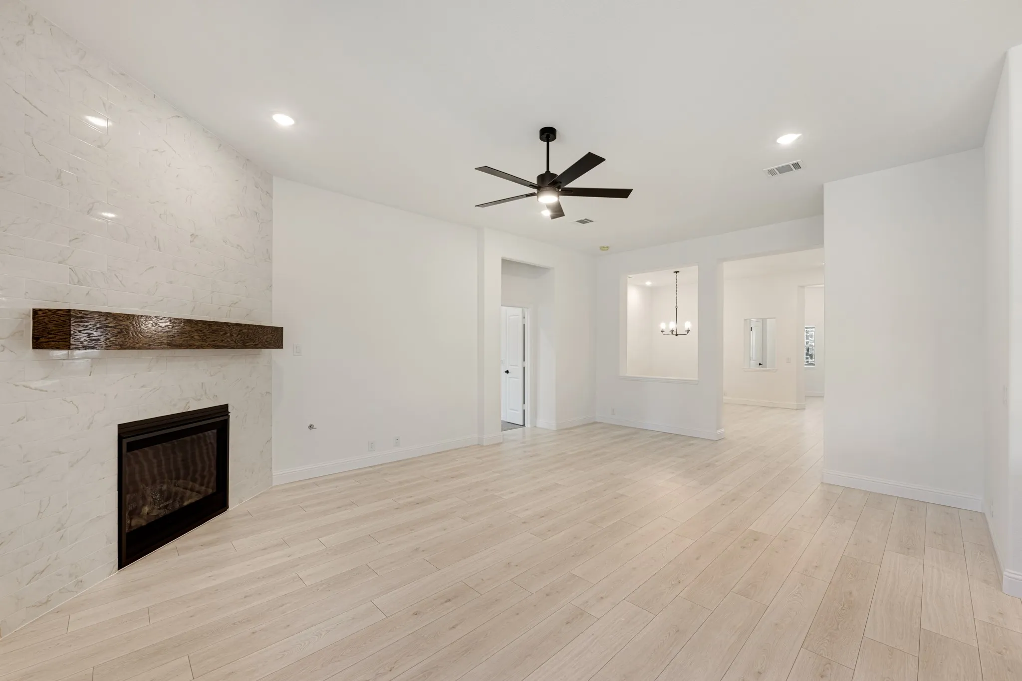 Single Family Residence For Sale in Dallas County , 1621 Community Drive, Cedar Hill, Texas 75104, 3 Bedroom, 2 Bathroom, 2 Garage spaces, 2,313 Sqft, built in 2026, mls#21293451, Real Estate Agent in Cedar Hill, Homes For Sale in Dallas county, Homes For Sale in Cedar Hill, Realtor in Cedar Hill Texas, Real Estate Brokerage Independent Realty Texas, Luminita Cordes Realtor