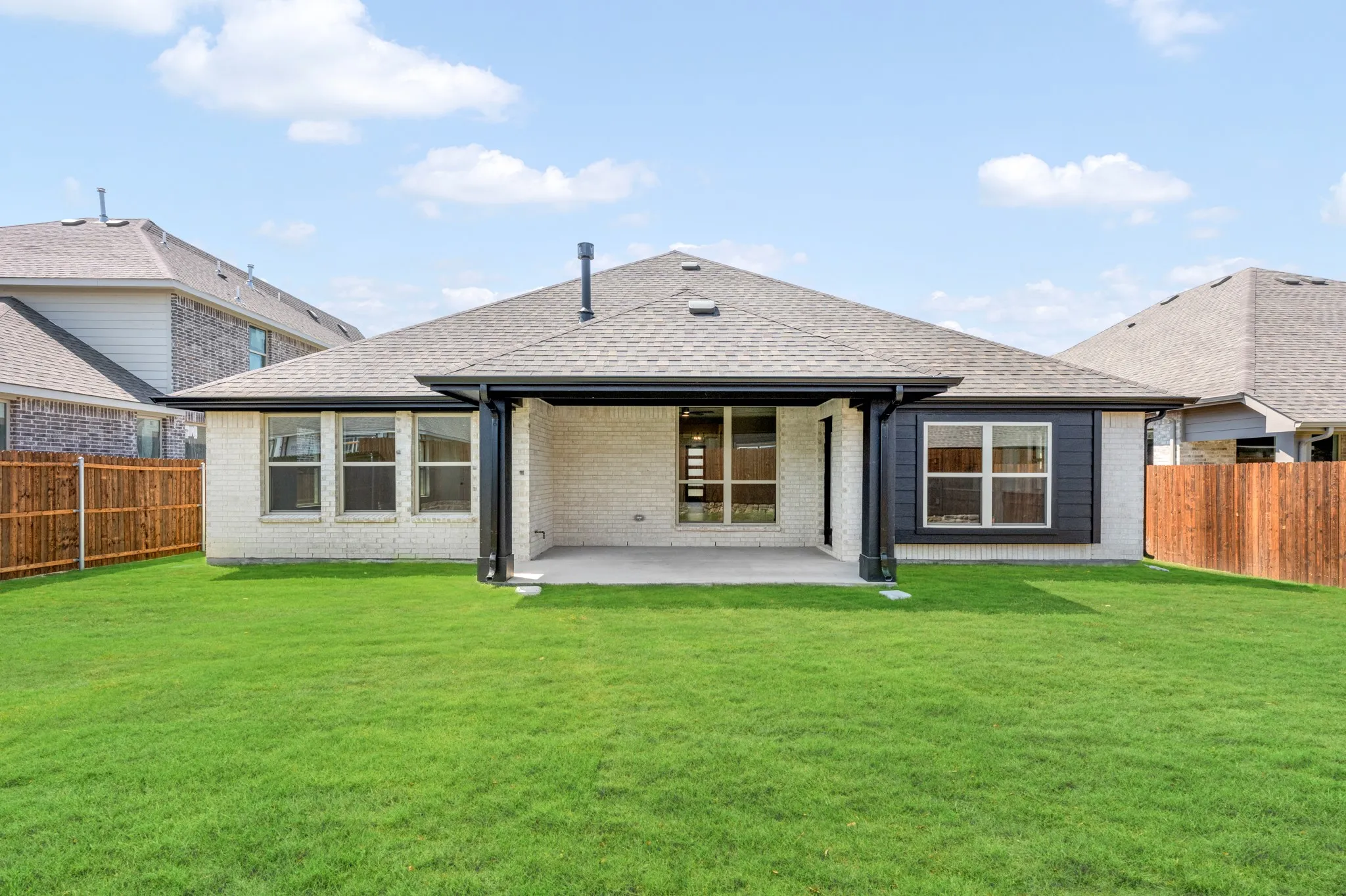 Single Family Residence For Sale in Dallas County , 1621 Community Drive, Cedar Hill, Texas 75104, 3 Bedroom, 2 Bathroom, 2 Garage spaces, 2,313 Sqft, built in 2026, mls#21293451, Real Estate Agent in Cedar Hill, Homes For Sale in Dallas county, Homes For Sale in Cedar Hill, Realtor in Cedar Hill Texas, Real Estate Brokerage Independent Realty Texas, Luminita Cordes Realtor
