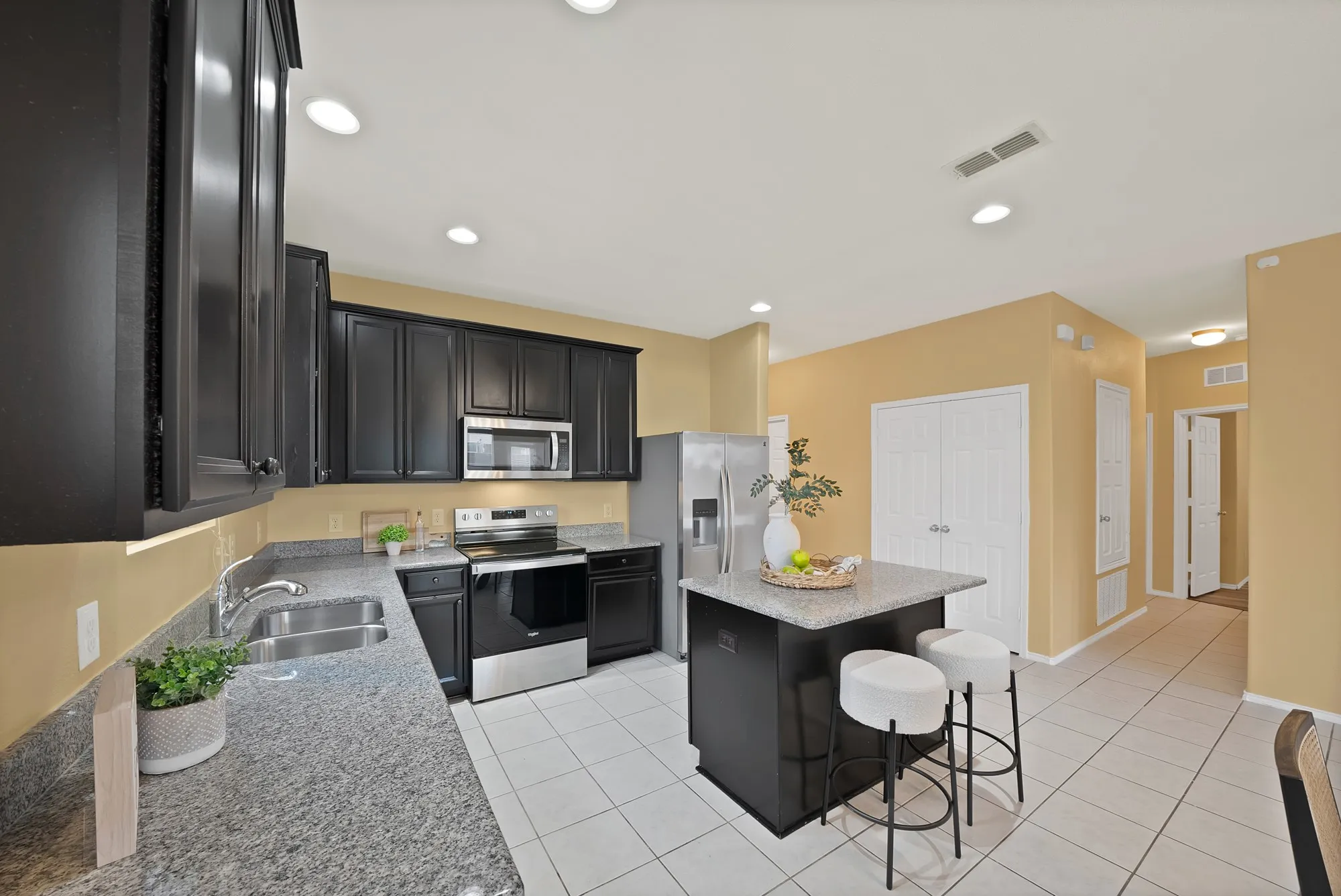 Single Family Residence For Sale in Denton County , 3109 Walker Creek Drive, Little Elm, Texas 75068, 4 Bedroom, 3 Bathroom, 2 Garage spaces, 1,763 Sqft, built in 2017, mls#21290969, Real Estate Agent in Little Elm, Homes For Sale in Denton county, Homes For Sale in Little Elm, Realtor in Little Elm Texas, Real Estate Brokerage Independent Realty Texas, Luminita Cordes Realtor