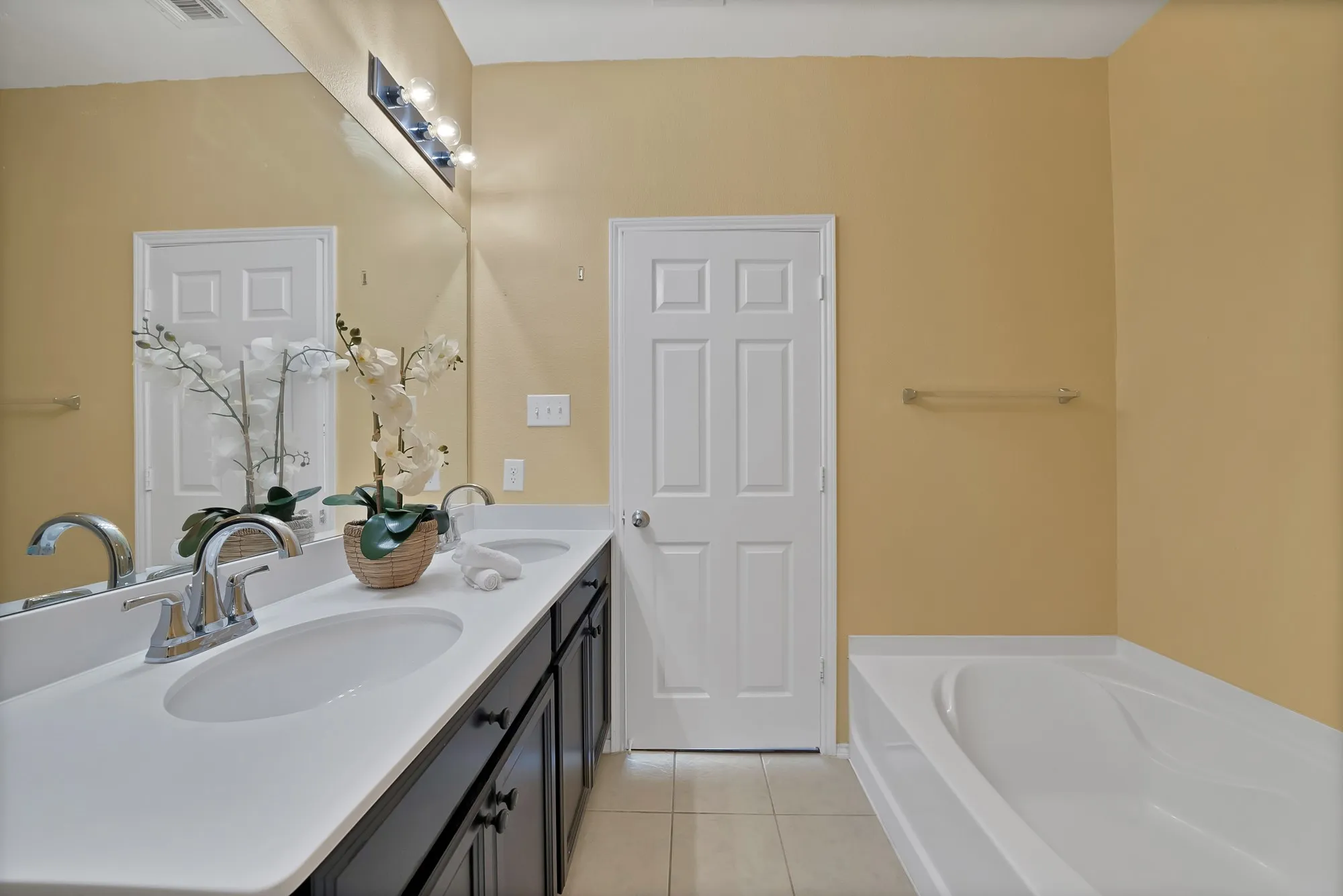 Single Family Residence For Sale in Denton County , 3109 Walker Creek Drive, Little Elm, Texas 75068, 4 Bedroom, 3 Bathroom, 2 Garage spaces, 1,763 Sqft, built in 2017, mls#21290969, Real Estate Agent in Little Elm, Homes For Sale in Denton county, Homes For Sale in Little Elm, Realtor in Little Elm Texas, Real Estate Brokerage Independent Realty Texas, Luminita Cordes Realtor