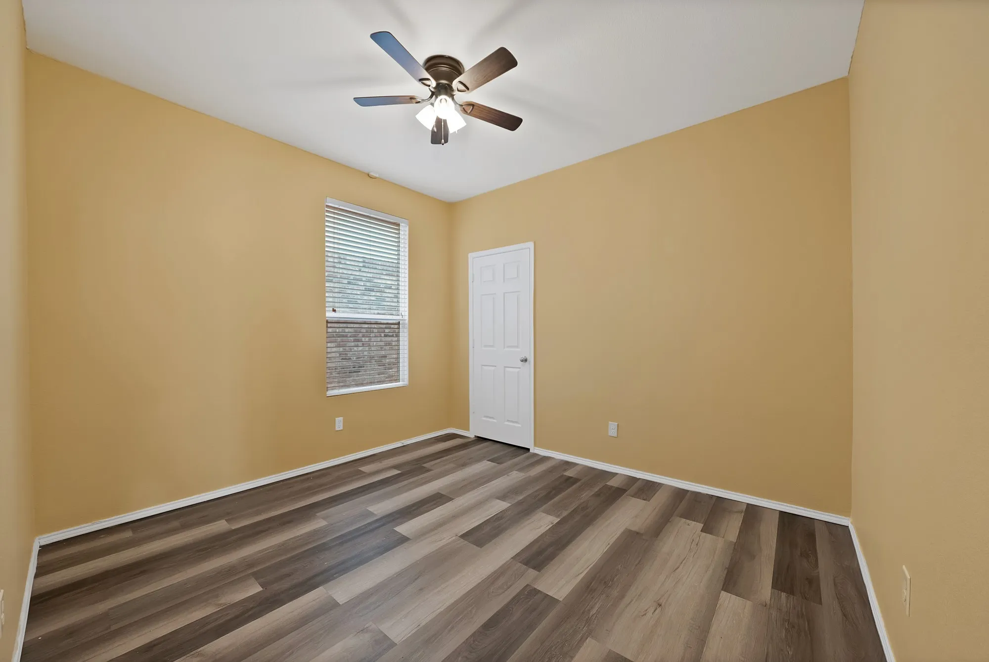 Single Family Residence For Sale in Denton County , 3109 Walker Creek Drive, Little Elm, Texas 75068, 4 Bedroom, 3 Bathroom, 2 Garage spaces, 1,763 Sqft, built in 2017, mls#21290969, Real Estate Agent in Little Elm, Homes For Sale in Denton county, Homes For Sale in Little Elm, Realtor in Little Elm Texas, Real Estate Brokerage Independent Realty Texas, Luminita Cordes Realtor