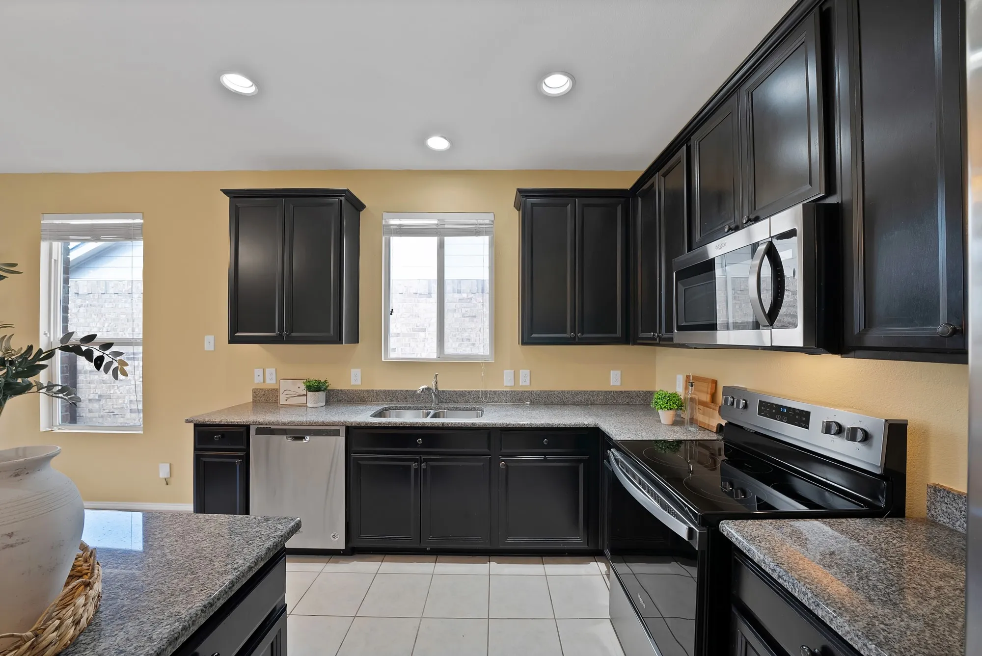 Single Family Residence For Sale in Denton County , 3109 Walker Creek Drive, Little Elm, Texas 75068, 4 Bedroom, 3 Bathroom, 2 Garage spaces, 1,763 Sqft, built in 2017, mls#21290969, Real Estate Agent in Little Elm, Homes For Sale in Denton county, Homes For Sale in Little Elm, Realtor in Little Elm Texas, Real Estate Brokerage Independent Realty Texas, Luminita Cordes Realtor