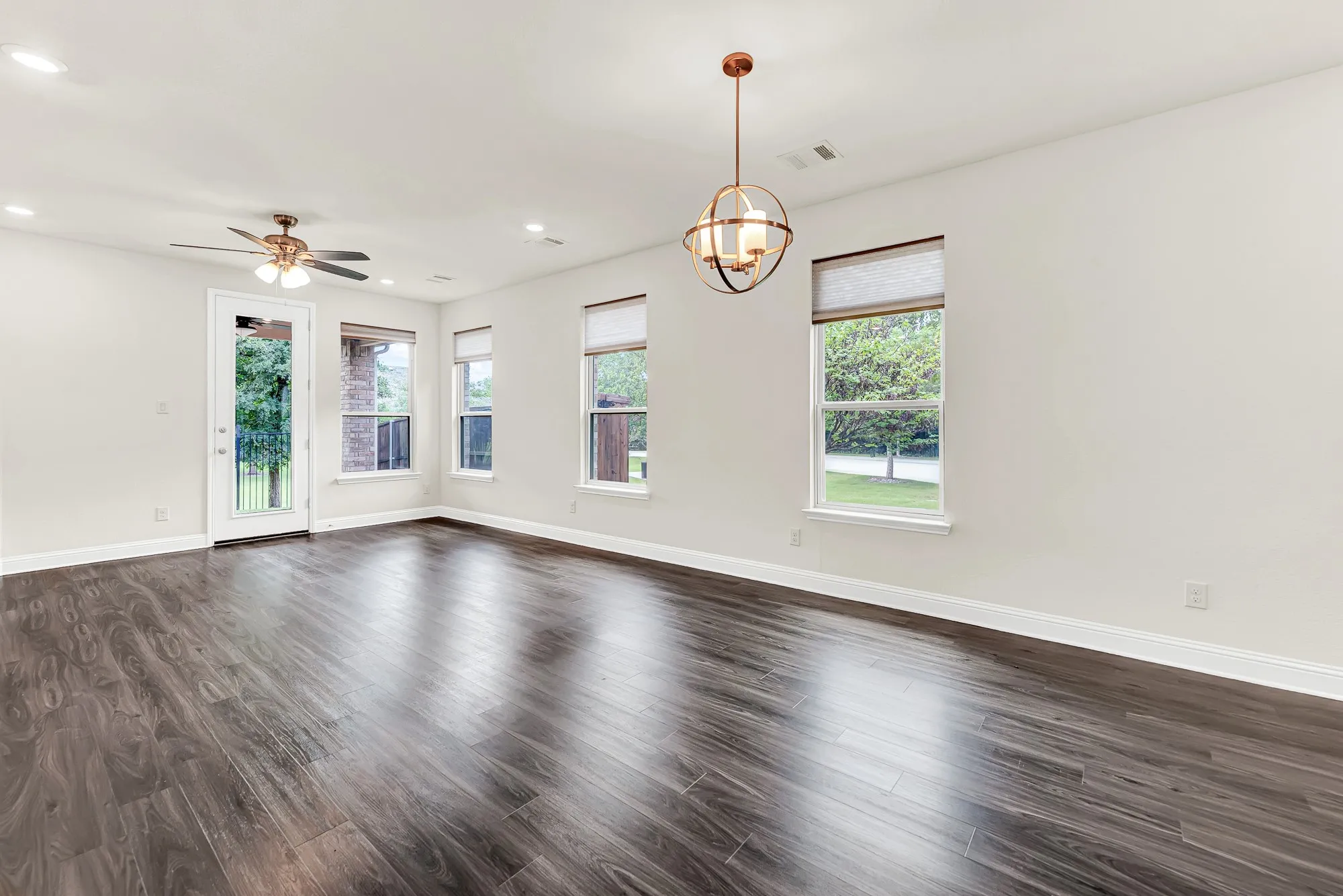 Single Family Residence For Sale in Collin County , 7411 FAWNBROOK Lane, Frisco, Texas 75034, 3 Bedroom, 2 Bathroom, 2 Garage spaces, 1,770 Sqft, built in 2020, mls#21286518, Real Estate Agent in Frisco, Homes For Sale in Collin county, Homes For Sale in Frisco, Realtor in Frisco Texas, Real Estate Brokerage Independent Realty Texas, Luminita Cordes Realtor