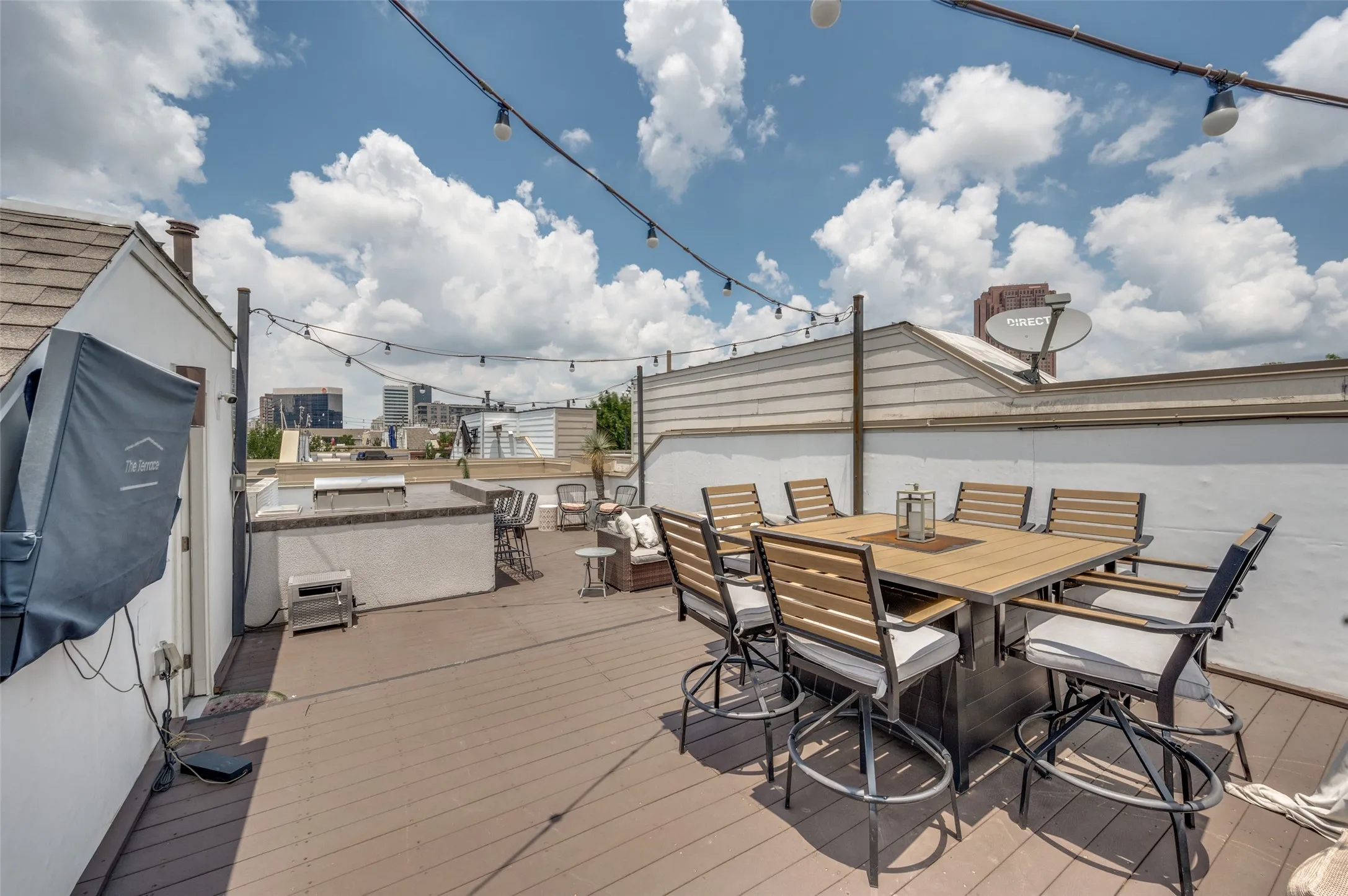 Townhouse For Rent in Dallas County , 3205 State Street 10, Dallas, Texas 75204, 3 Bedroom, 4 Bathroom, 2 Garage spaces, 2,400 Sqft, built in 2006, mls#21293443, Real Estate Agent in Dallas, Homes For Rent in Dallas county, Homes For Rent in Dallas, Realtor in Dallas Texas, Real Estate Brokerage Independent Realty Texas, Luminita Cordes Realtor
