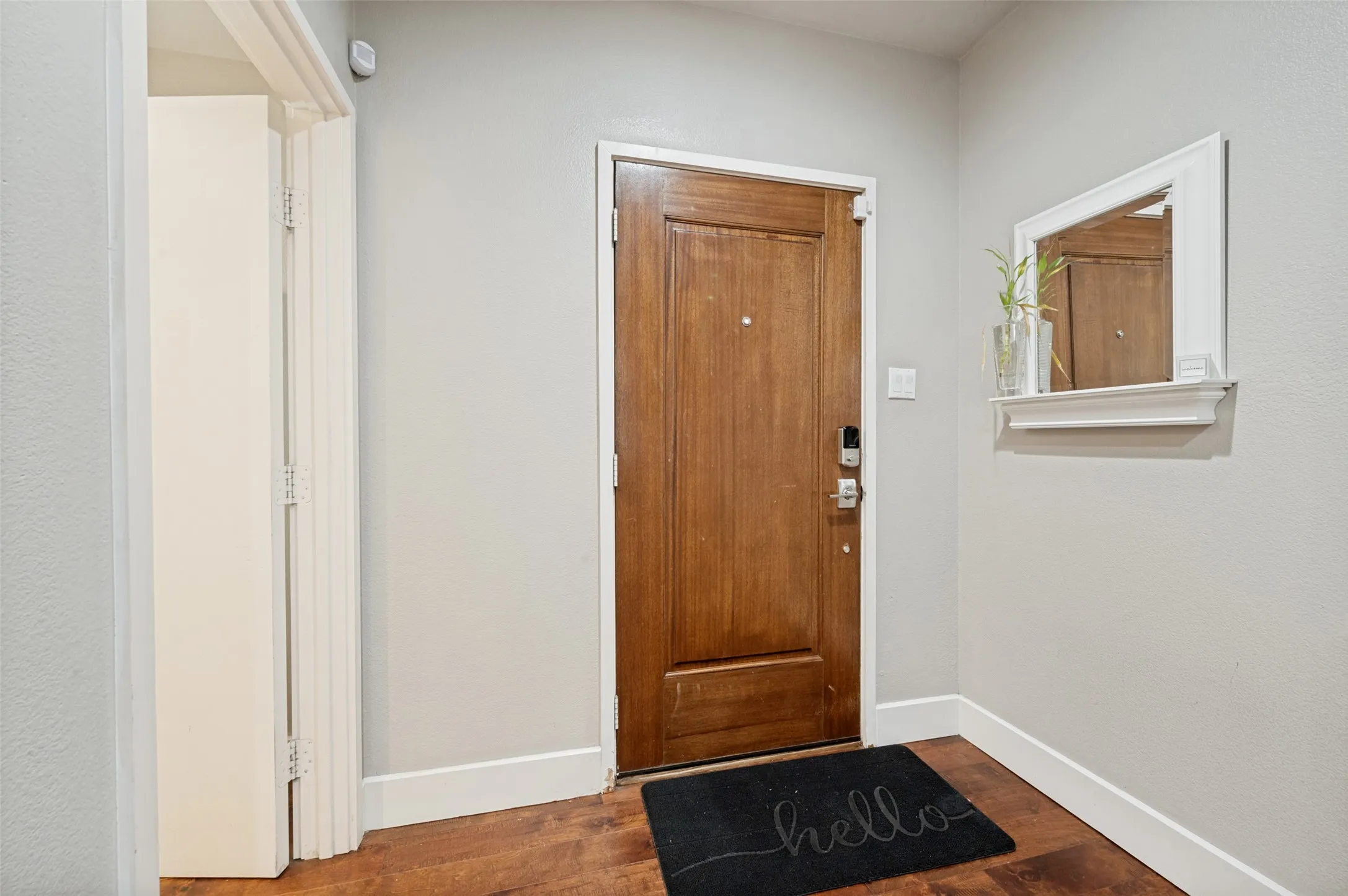 Townhouse For Rent in Dallas County , 3205 State Street 10, Dallas, Texas 75204, 3 Bedroom, 4 Bathroom, 2 Garage spaces, 2,400 Sqft, built in 2006, mls#21293443, Real Estate Agent in Dallas, Homes For Rent in Dallas county, Homes For Rent in Dallas, Realtor in Dallas Texas, Real Estate Brokerage Independent Realty Texas, Luminita Cordes Realtor