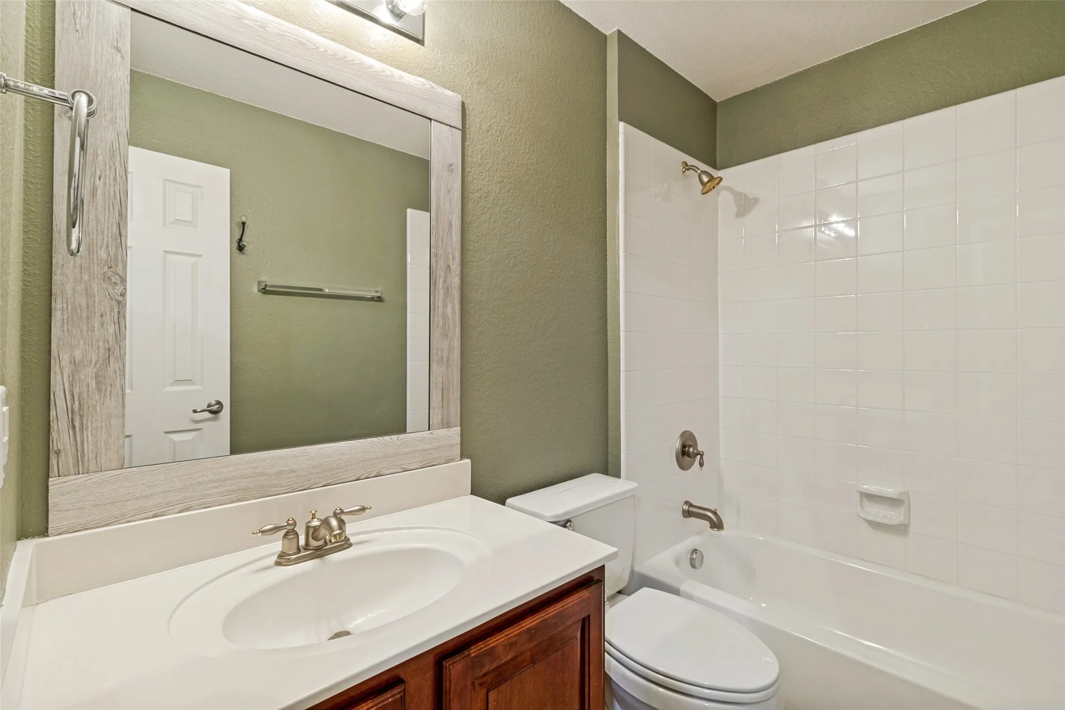 Townhouse For Sale in Collin County , 8537 Brunswick Drive, Plano, Texas 75024, 2 Bedroom, 3 Bathroom, 2 Garage spaces, 1,315 Sqft, built in 2005, mls#21292941, Real Estate Agent in Plano, Homes For Sale in Collin county, Homes For Sale in Plano, Realtor in Plano Texas, Real Estate Brokerage Independent Realty Texas, Luminita Cordes Realtor