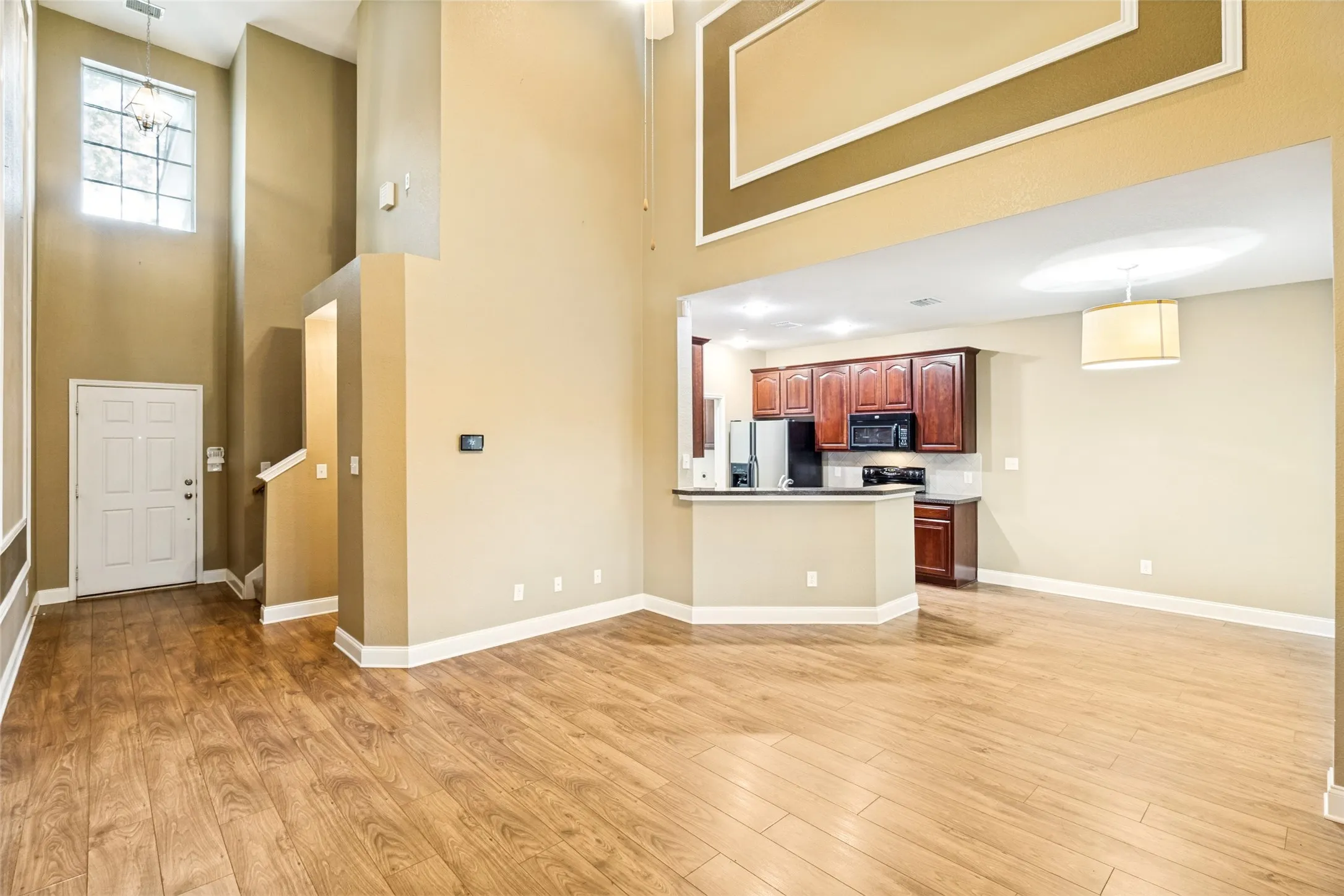 Townhouse For Sale in Collin County , 8537 Brunswick Drive, Plano, Texas 75024, 2 Bedroom, 3 Bathroom, 2 Garage spaces, 1,315 Sqft, built in 2005, mls#21292941, Real Estate Agent in Plano, Homes For Sale in Collin county, Homes For Sale in Plano, Realtor in Plano Texas, Real Estate Brokerage Independent Realty Texas, Luminita Cordes Realtor