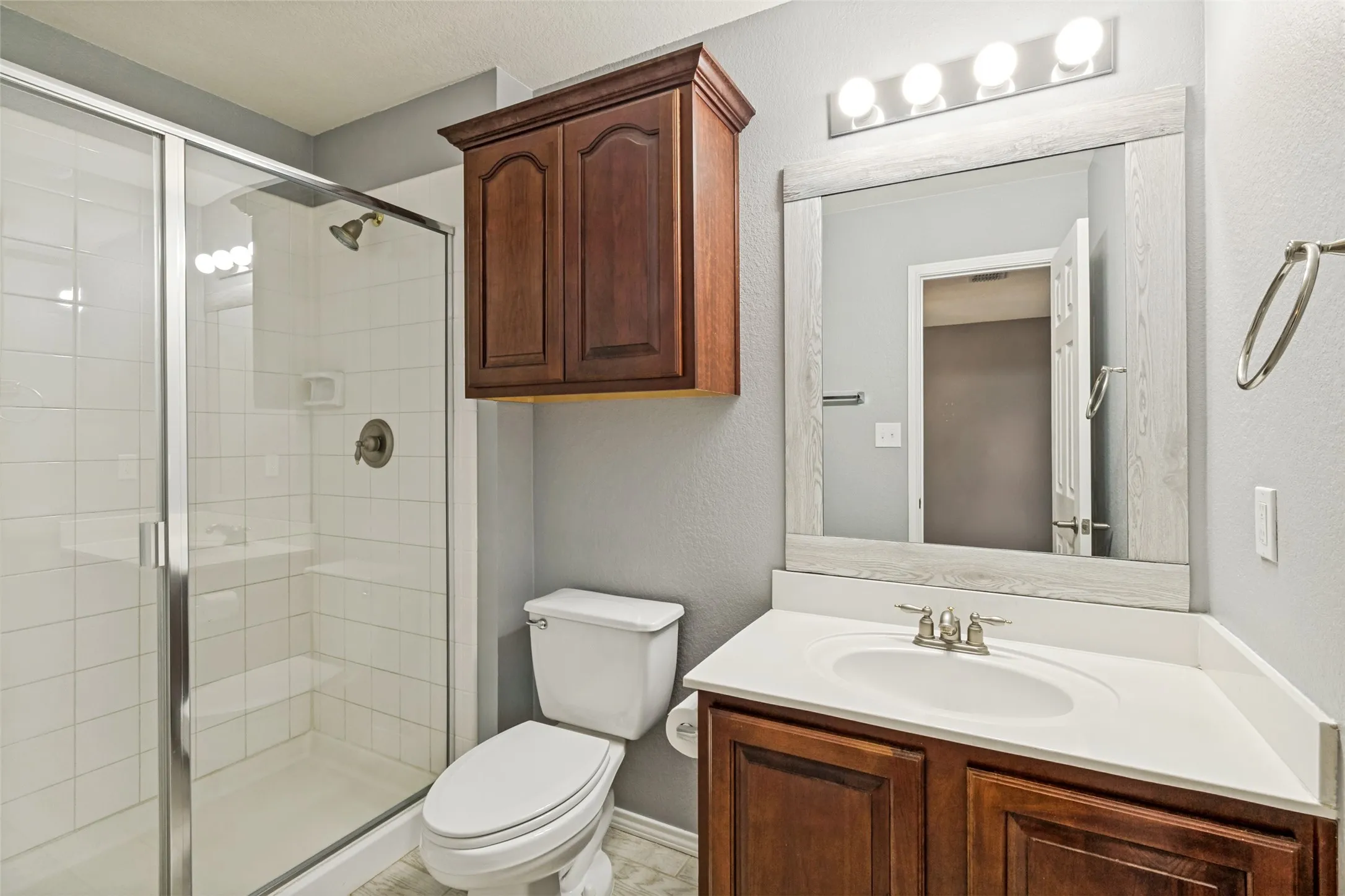 Townhouse For Sale in Collin County , 8537 Brunswick Drive, Plano, Texas 75024, 2 Bedroom, 3 Bathroom, 2 Garage spaces, 1,315 Sqft, built in 2005, mls#21292941, Real Estate Agent in Plano, Homes For Sale in Collin county, Homes For Sale in Plano, Realtor in Plano Texas, Real Estate Brokerage Independent Realty Texas, Luminita Cordes Realtor