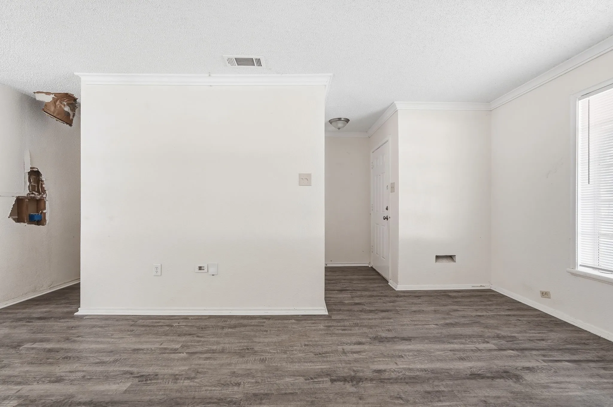 Single Family Residence For Sale in Dallas County , 2806 E Atoll Drive, Dallas, Texas 75216, 3 Bedroom, 1 Bathroom, 2 Garage spaces, 1,652 Sqft, built in 1951, mls#21262281, Real Estate Agent in Dallas, Homes For Sale in Dallas county, Homes For Sale in Dallas, Realtor in Dallas Texas, Real Estate Brokerage Independent Realty Texas, Luminita Cordes Realtor
