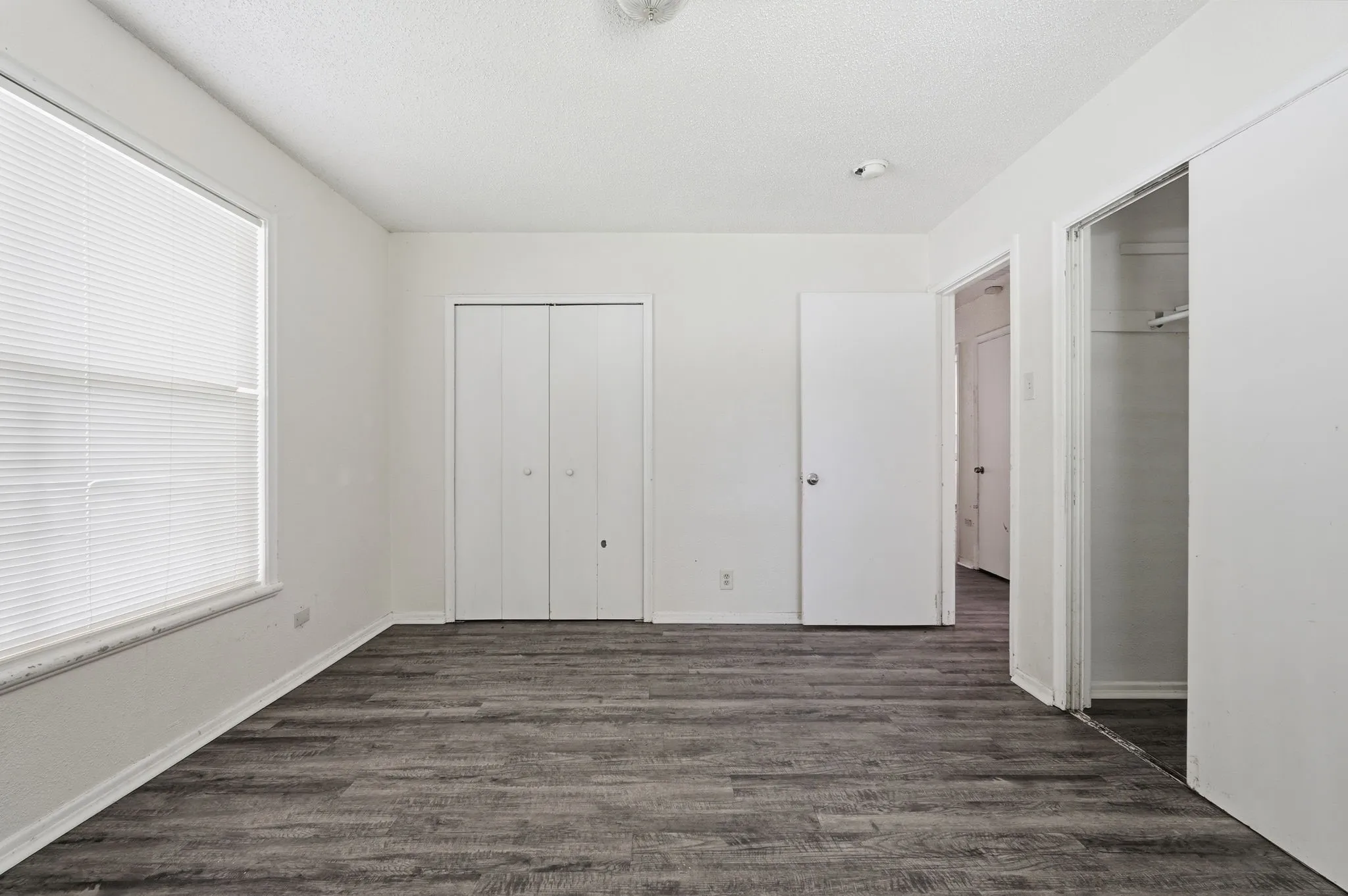 Single Family Residence For Sale in Dallas County , 2806 E Atoll Drive, Dallas, Texas 75216, 3 Bedroom, 1 Bathroom, 2 Garage spaces, 1,652 Sqft, built in 1951, mls#21262281, Real Estate Agent in Dallas, Homes For Sale in Dallas county, Homes For Sale in Dallas, Realtor in Dallas Texas, Real Estate Brokerage Independent Realty Texas, Luminita Cordes Realtor