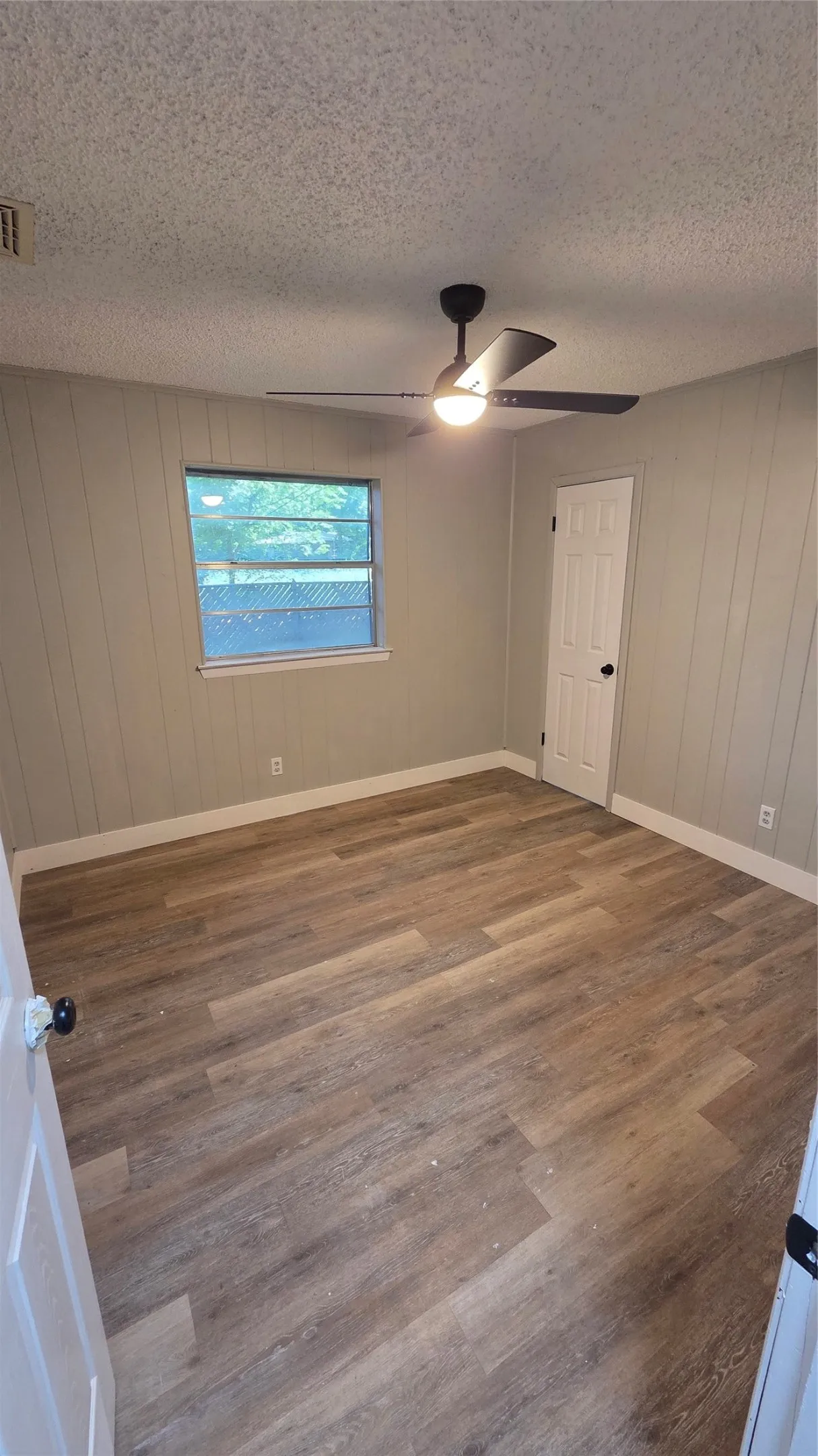 Single Family Residence For Sale in Johnson County , 713 N Spears Street, Alvarado, Texas 76009, 3 Bedroom, 2 Bathroom, 2 Garage spaces, 1,482 Sqft, built in 1973, mls#21292249, Real Estate Agent in Alvarado, Homes For Sale in Johnson county, Homes For Sale in Alvarado, Realtor in Alvarado Texas, Real Estate Brokerage Independent Realty Texas, Luminita Cordes Realtor