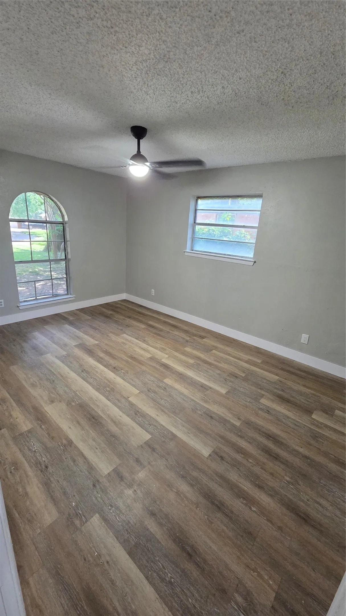 Single Family Residence For Sale in Johnson County , 713 N Spears Street, Alvarado, Texas 76009, 3 Bedroom, 2 Bathroom, 2 Garage spaces, 1,482 Sqft, built in 1973, mls#21292249, Real Estate Agent in Alvarado, Homes For Sale in Johnson county, Homes For Sale in Alvarado, Realtor in Alvarado Texas, Real Estate Brokerage Independent Realty Texas, Luminita Cordes Realtor