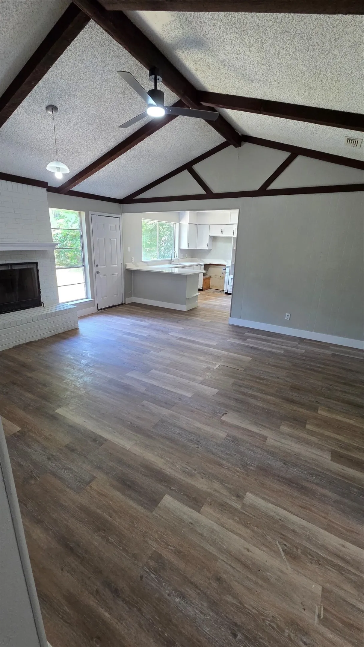 Single Family Residence For Sale in Johnson County , 713 N Spears Street, Alvarado, Texas 76009, 3 Bedroom, 2 Bathroom, 2 Garage spaces, 1,482 Sqft, built in 1973, mls#21292249, Real Estate Agent in Alvarado, Homes For Sale in Johnson county, Homes For Sale in Alvarado, Realtor in Alvarado Texas, Real Estate Brokerage Independent Realty Texas, Luminita Cordes Realtor