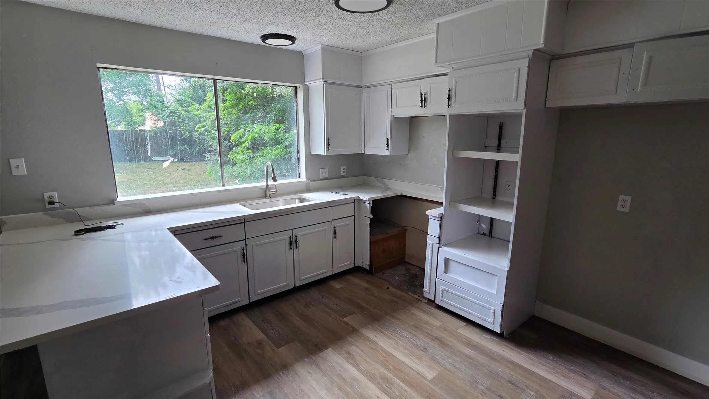 Single Family Residence For Sale in Johnson County , 713 N Spears Street, Alvarado, Texas 76009, 3 Bedroom, 2 Bathroom, 2 Garage spaces, 1,482 Sqft, built in 1973, mls#21292249, Real Estate Agent in Alvarado, Homes For Sale in Johnson county, Homes For Sale in Alvarado, Realtor in Alvarado Texas, Real Estate Brokerage Independent Realty Texas, Luminita Cordes Realtor