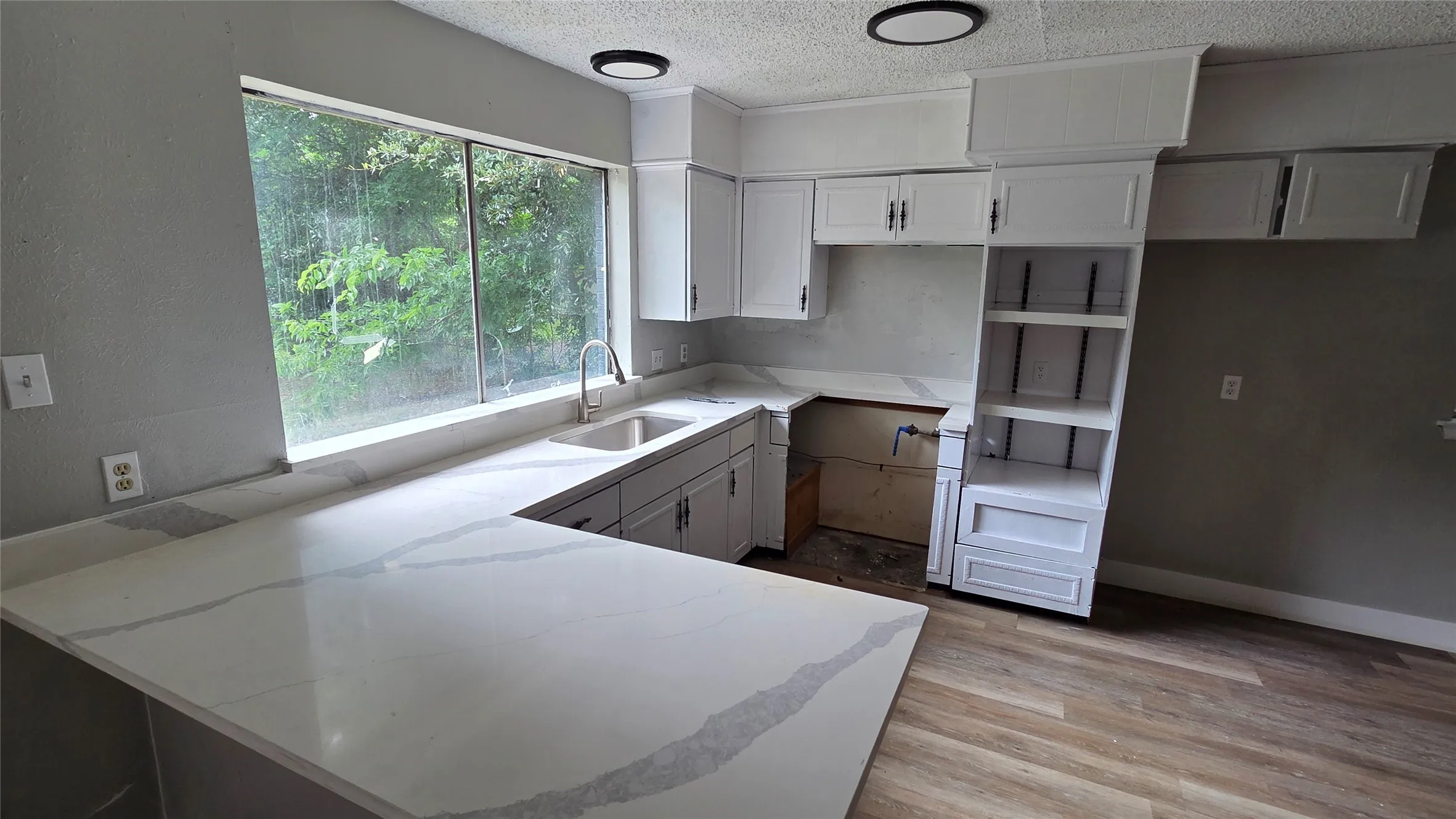 Single Family Residence For Sale in Johnson County , 713 N Spears Street, Alvarado, Texas 76009, 3 Bedroom, 2 Bathroom, 2 Garage spaces, 1,482 Sqft, built in 1973, mls#21292249, Real Estate Agent in Alvarado, Homes For Sale in Johnson county, Homes For Sale in Alvarado, Realtor in Alvarado Texas, Real Estate Brokerage Independent Realty Texas, Luminita Cordes Realtor