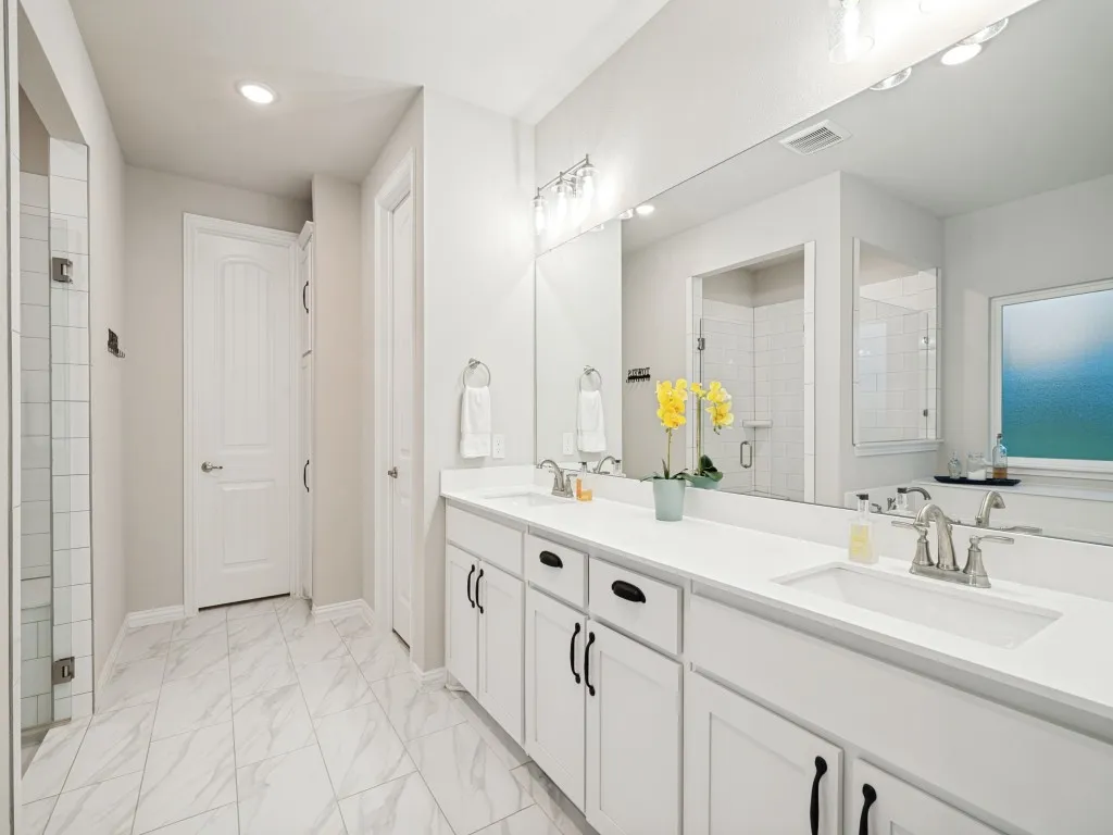 Single Family Residence For Sale in Hunt County , 3940 Vista Oak Drive, Royse City, Texas 75189, 4 Bedroom, 3 Bathroom, 3 Garage spaces, 3,004 Sqft, built in 2024, mls#21293491, Real Estate Agent in Royse City, Homes For Sale in Hunt county, Homes For Sale in Royse City, Realtor in Royse City Texas, Real Estate Brokerage Independent Realty Texas, Luminita Cordes Realtor