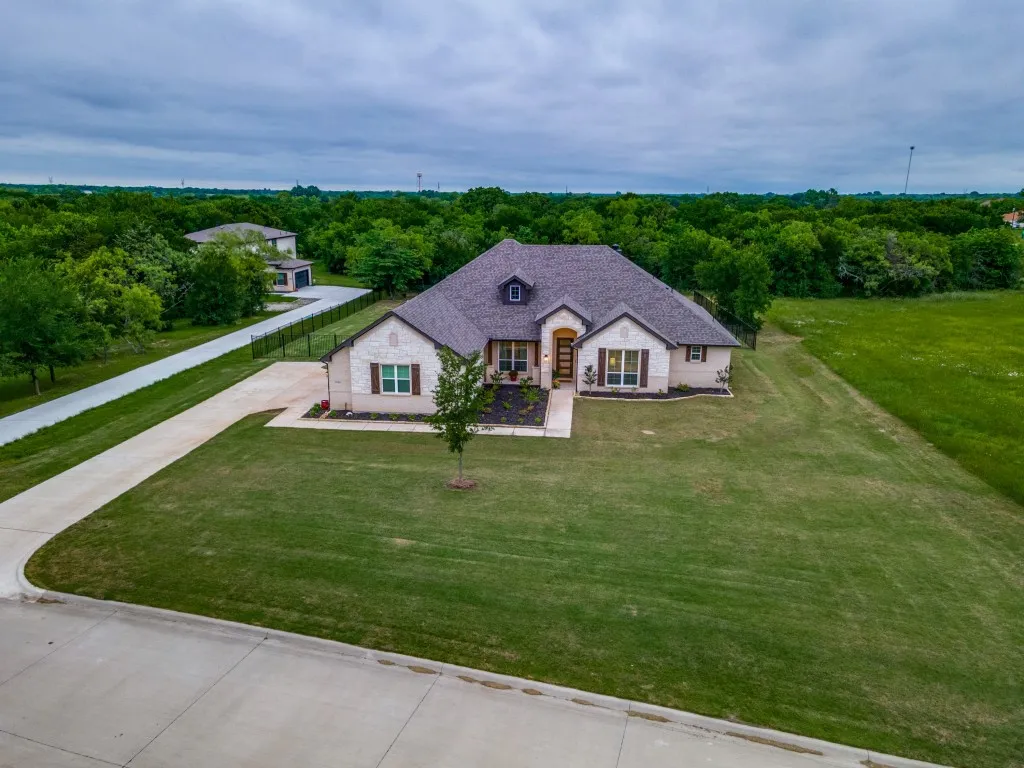 Single Family Residence For Sale in Hunt County , 3940 Vista Oak Drive, Royse City, Texas 75189, 4 Bedroom, 3 Bathroom, 3 Garage spaces, 3,004 Sqft, built in 2024, mls#21293491, Real Estate Agent in Royse City, Homes For Sale in Hunt county, Homes For Sale in Royse City, Realtor in Royse City Texas, Real Estate Brokerage Independent Realty Texas, Luminita Cordes Realtor