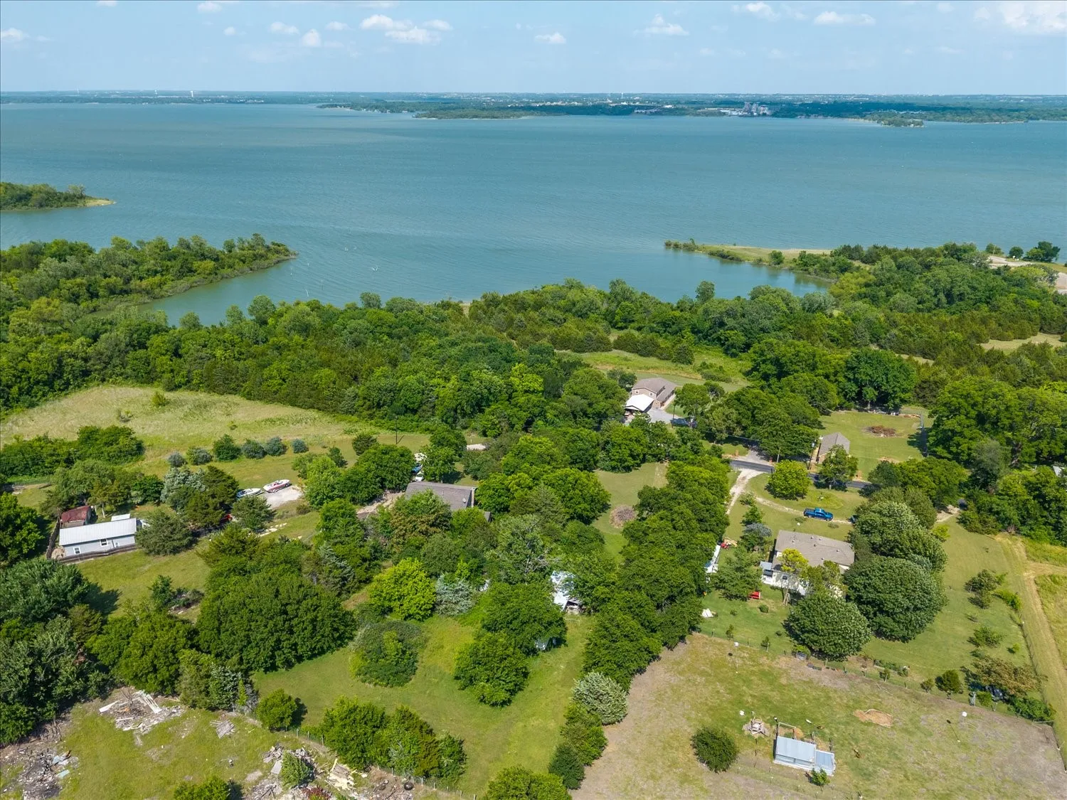 Single Family Residence For Sale in Collin County , 7460 County Road 990, Princeton, Texas 75407, 2 Bedroom, 2 Bathroom, Garage spaces, 1,862 Sqft, built in 1978, mls#21275806, Real Estate Agent in Princeton, Homes For Sale in Collin county, Homes For Sale in Princeton, Realtor in Princeton Texas, Real Estate Brokerage Independent Realty Texas, Luminita Cordes Realtor