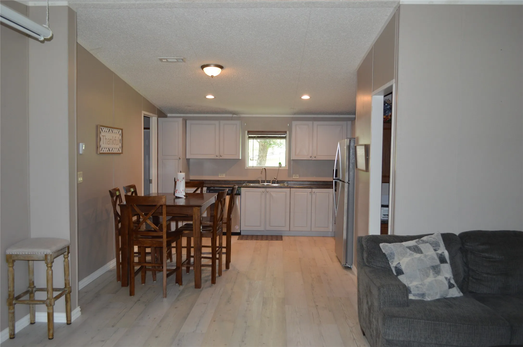 Manufactured Home For Sale in Tarrant County , 6112 Big Wood Court, Fort Worth, Texas 76135, 3 Bedroom, 2 Bathroom, Garage spaces, 1,280 Sqft, built in 2022, mls#21289455, Real Estate Agent in Fort Worth, Homes For Sale in Tarrant county, Homes For Sale in Fort Worth, Realtor in Fort Worth Texas, Real Estate Brokerage Independent Realty Texas, Luminita Cordes Realtor