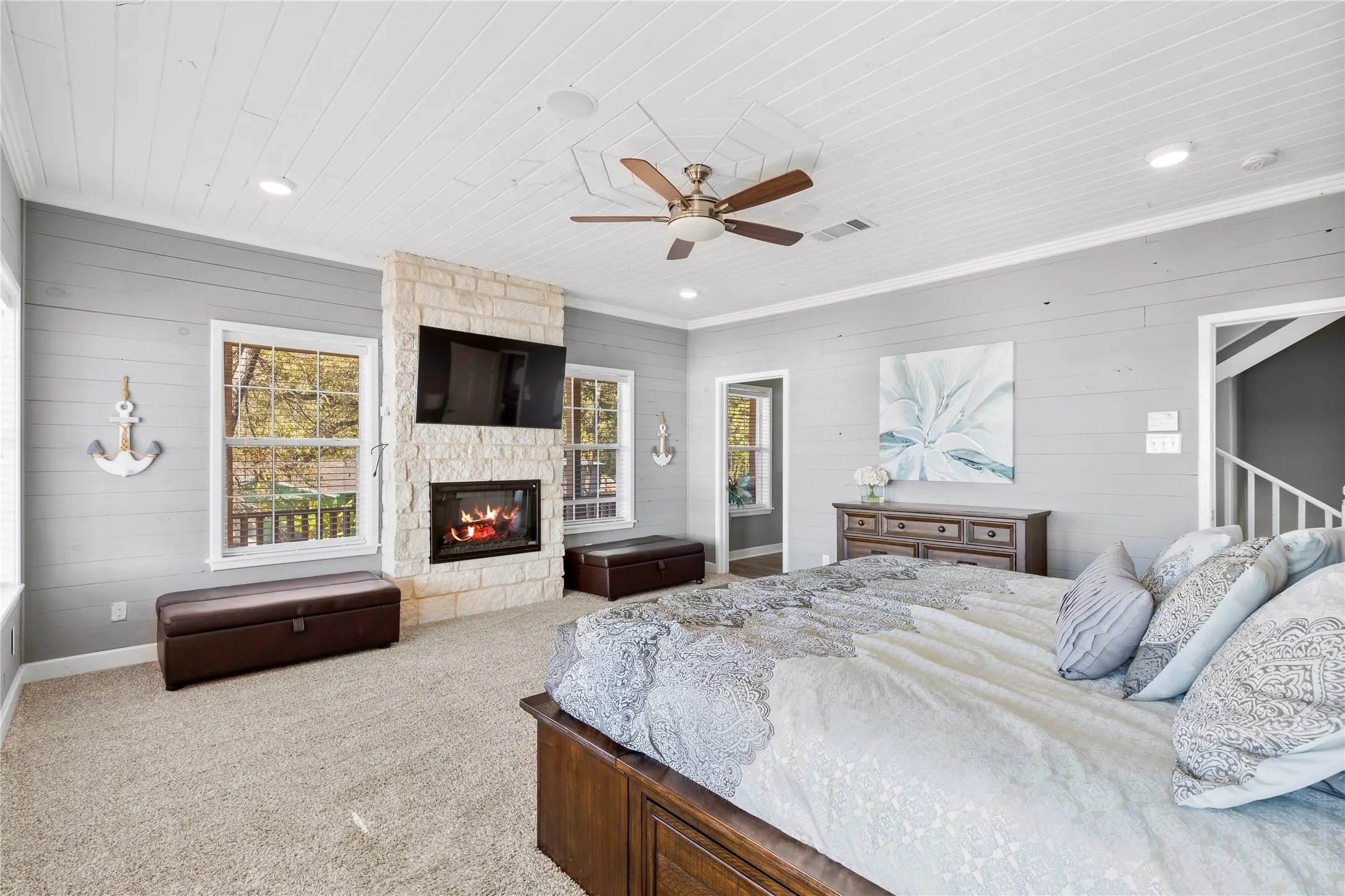 Single Family Residence For Sale in Henderson County , 106 Jim Street, Gun Barrel City, Texas 75156, 3 Bedroom, 4 Bathroom, Garage spaces, 3,452 Sqft, built in 1999, mls#21287224, Real Estate Agent in Gun Barrel City, Homes For Sale in Henderson county, Homes For Sale in Gun Barrel City, Realtor in Gun Barrel City Texas, Real Estate Brokerage Independent Realty Texas, Luminita Cordes Realtor