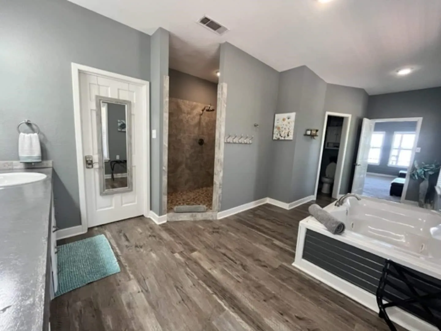 Single Family Residence For Sale in Henderson County , 106 Jim Street, Gun Barrel City, Texas 75156, 3 Bedroom, 4 Bathroom, Garage spaces, 3,452 Sqft, built in 1999, mls#21287224, Real Estate Agent in Gun Barrel City, Homes For Sale in Henderson county, Homes For Sale in Gun Barrel City, Realtor in Gun Barrel City Texas, Real Estate Brokerage Independent Realty Texas, Luminita Cordes Realtor
