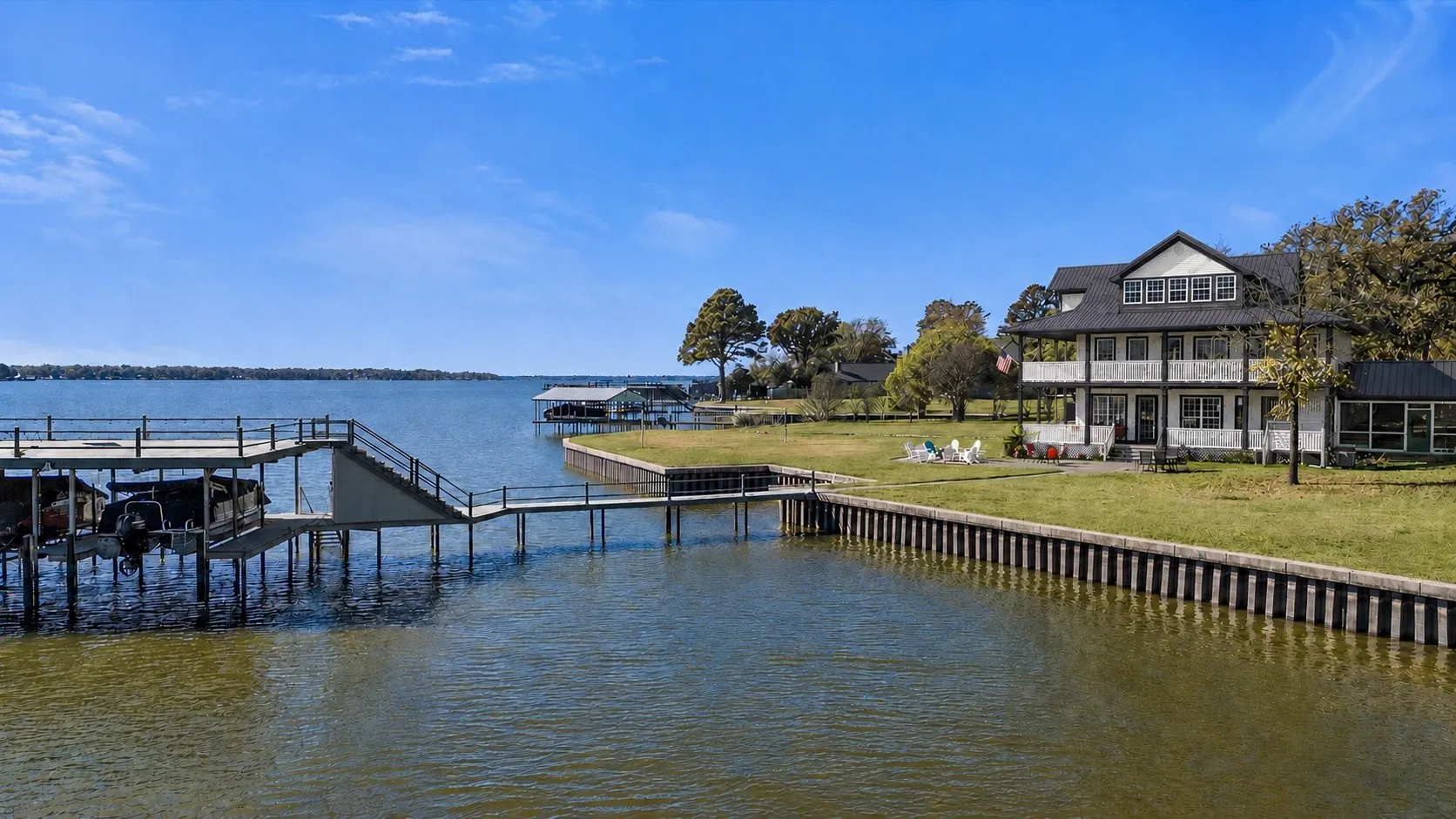 Single Family Residence For Sale in Henderson County , 106 Jim Street, Gun Barrel City, Texas 75156, 3 Bedroom, 4 Bathroom, Garage spaces, 3,452 Sqft, built in 1999, mls#21287224, Real Estate Agent in Gun Barrel City, Homes For Sale in Henderson county, Homes For Sale in Gun Barrel City, Realtor in Gun Barrel City Texas, Real Estate Brokerage Independent Realty Texas, Luminita Cordes Realtor