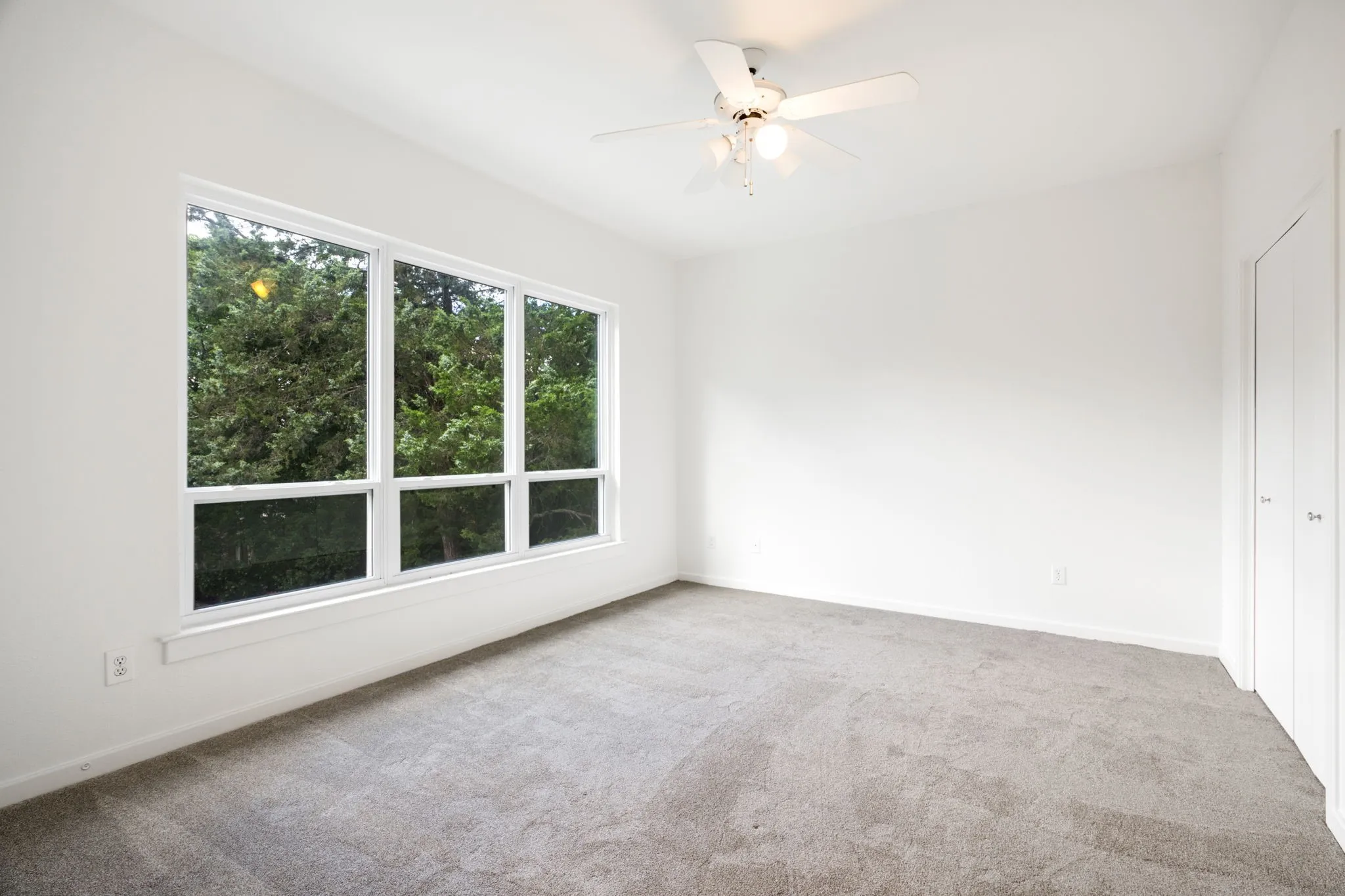 Single Family Residence For Sale in Dallas County , 2113 Valley View Drive, Cedar Hill, Texas 75104, 4 Bedroom, 4 Bathroom, 2 Garage spaces, 2,978 Sqft, built in 1991, mls#21290365, Real Estate Agent in Cedar Hill, Homes For Sale in Dallas county, Homes For Sale in Cedar Hill, Realtor in Cedar Hill Texas, Real Estate Brokerage Independent Realty Texas, Luminita Cordes Realtor