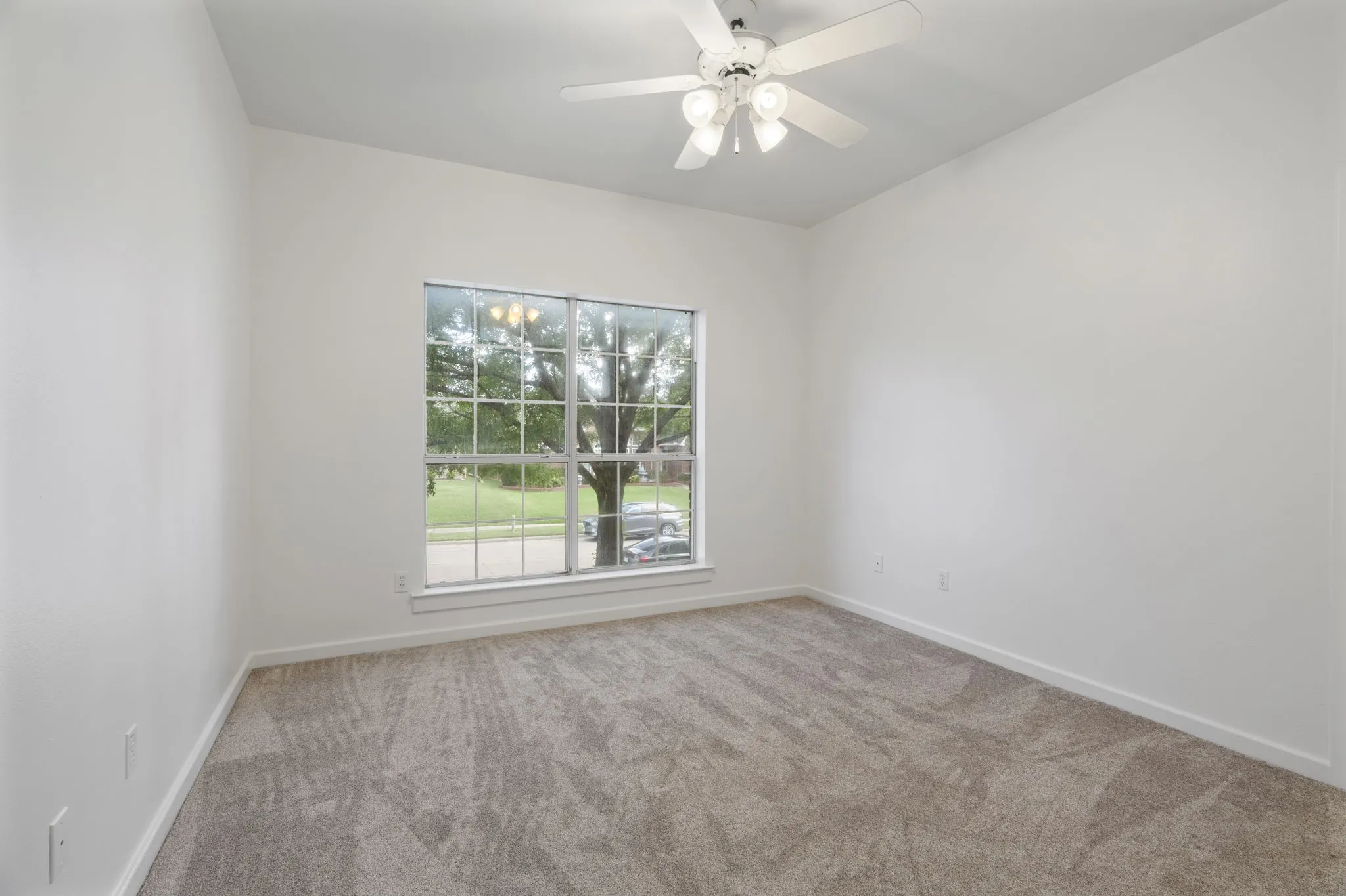 Single Family Residence For Sale in Dallas County , 2113 Valley View Drive, Cedar Hill, Texas 75104, 4 Bedroom, 4 Bathroom, 2 Garage spaces, 2,978 Sqft, built in 1991, mls#21290365, Real Estate Agent in Cedar Hill, Homes For Sale in Dallas county, Homes For Sale in Cedar Hill, Realtor in Cedar Hill Texas, Real Estate Brokerage Independent Realty Texas, Luminita Cordes Realtor