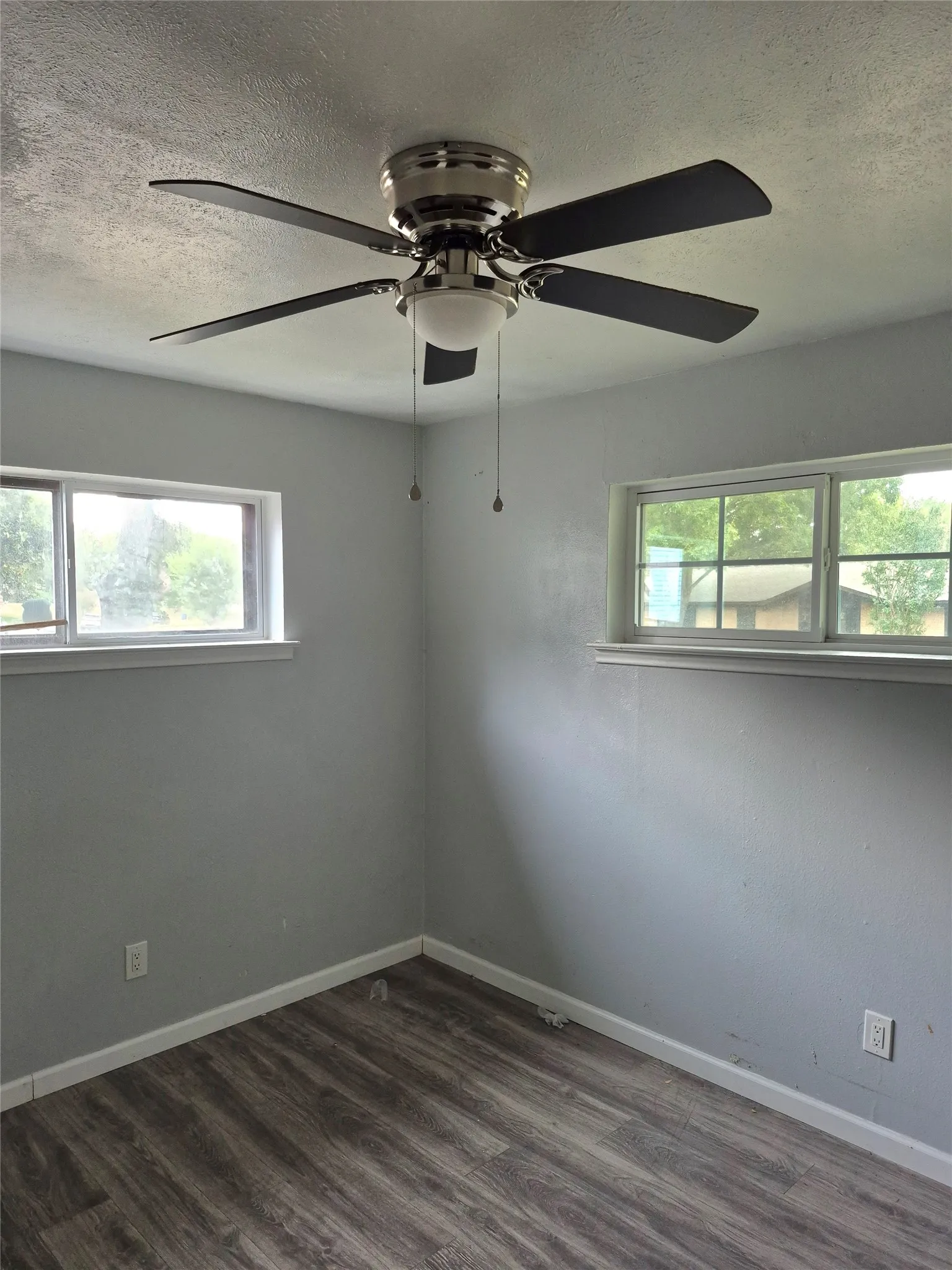 Single Family Residence For Sale in Dallas County , 631 Cove Hollow Drive, Dallas, Texas 75224, 3 Bedroom, 2 Bathroom, 2 Garage spaces, 1,404 Sqft, built in 1965, mls#21293370, Real Estate Agent in Dallas, Homes For Sale in Dallas county, Homes For Sale in Dallas, Realtor in Dallas Texas, Real Estate Brokerage Independent Realty Texas, Luminita Cordes Realtor
