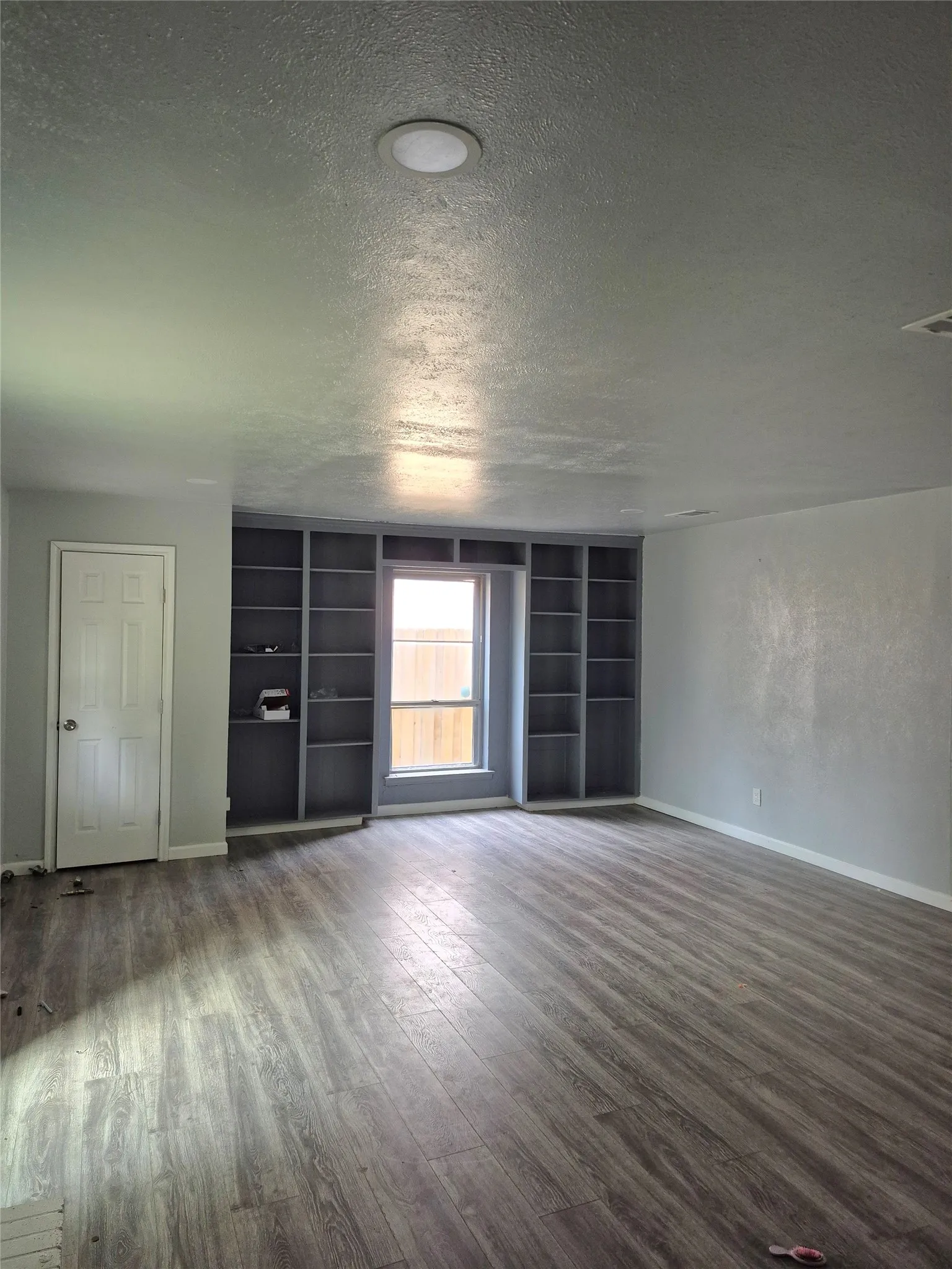 Single Family Residence For Sale in Dallas County , 631 Cove Hollow Drive, Dallas, Texas 75224, 3 Bedroom, 2 Bathroom, 2 Garage spaces, 1,404 Sqft, built in 1965, mls#21293370, Real Estate Agent in Dallas, Homes For Sale in Dallas county, Homes For Sale in Dallas, Realtor in Dallas Texas, Real Estate Brokerage Independent Realty Texas, Luminita Cordes Realtor