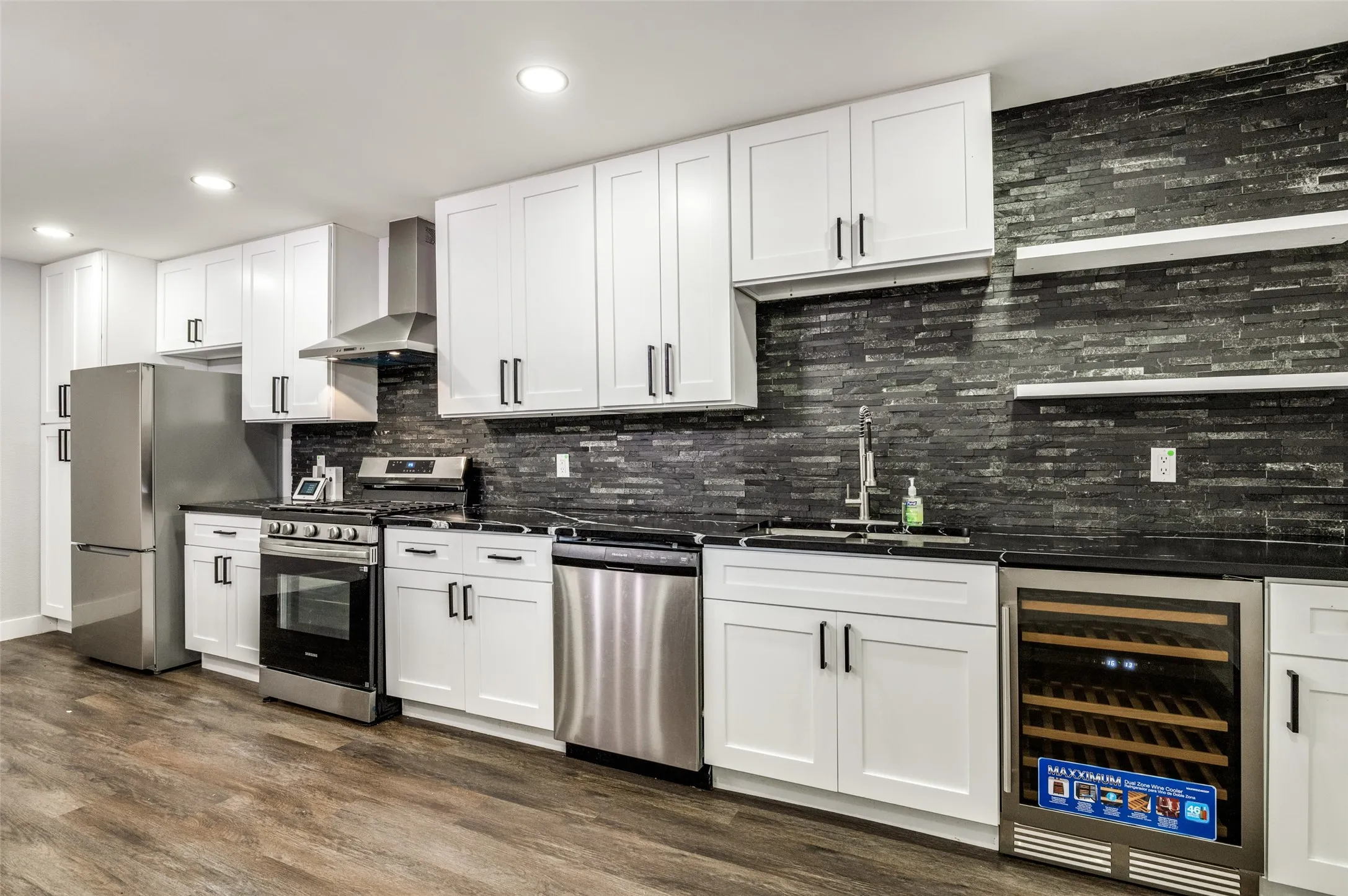 Single Family Residence For Rent in Dallas County , 830 Bordner Drive, Lancaster, Texas 75146, 3 Bedrooms, 2 Bathrooms, 2 Garage spaces, 1,821 Sqft, built in 1978, Price $2,300, mls#21292632, Real Estate Agent in Lancaster, Homes For Rent in Dallas county, Homes For Rent in Lancaster, Realtor in Lancaster Texas, Real Estate Brokerage Independent Realty Texas, Luminita Cordes Realtor
