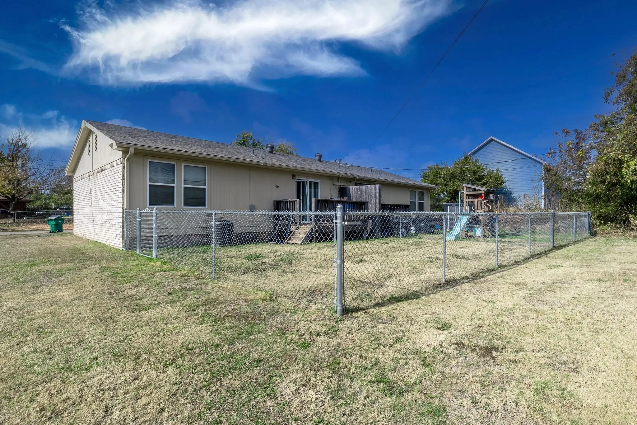 Duplex For Sale in Hood County , 309-311 Lilac Drive, Granbury, Texas 76049, 4 Bedroom, 2 Bathroom, Garage spaces, 0 Sqft, built in 1986, mls#21289226, Real Estate Agent in Granbury, Homes For Sale in Hood county, Homes For Sale in Granbury, Realtor in Granbury Texas, Real Estate Brokerage Independent Realty Texas, Luminita Cordes Realtor
