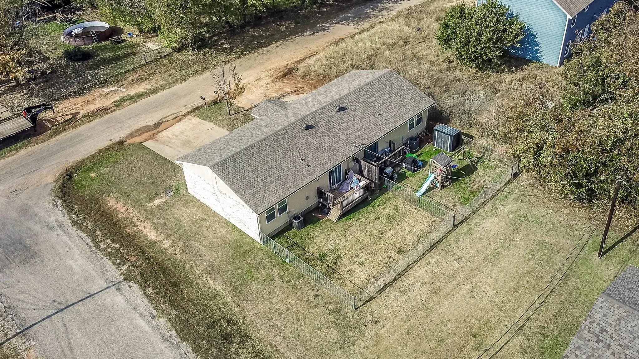Duplex For Sale in Hood County , 309-311 Lilac Drive, Granbury, Texas 76049, 4 Bedroom, 2 Bathroom, Garage spaces, 0 Sqft, built in 1986, mls#21289226, Real Estate Agent in Granbury, Homes For Sale in Hood county, Homes For Sale in Granbury, Realtor in Granbury Texas, Real Estate Brokerage Independent Realty Texas, Luminita Cordes Realtor