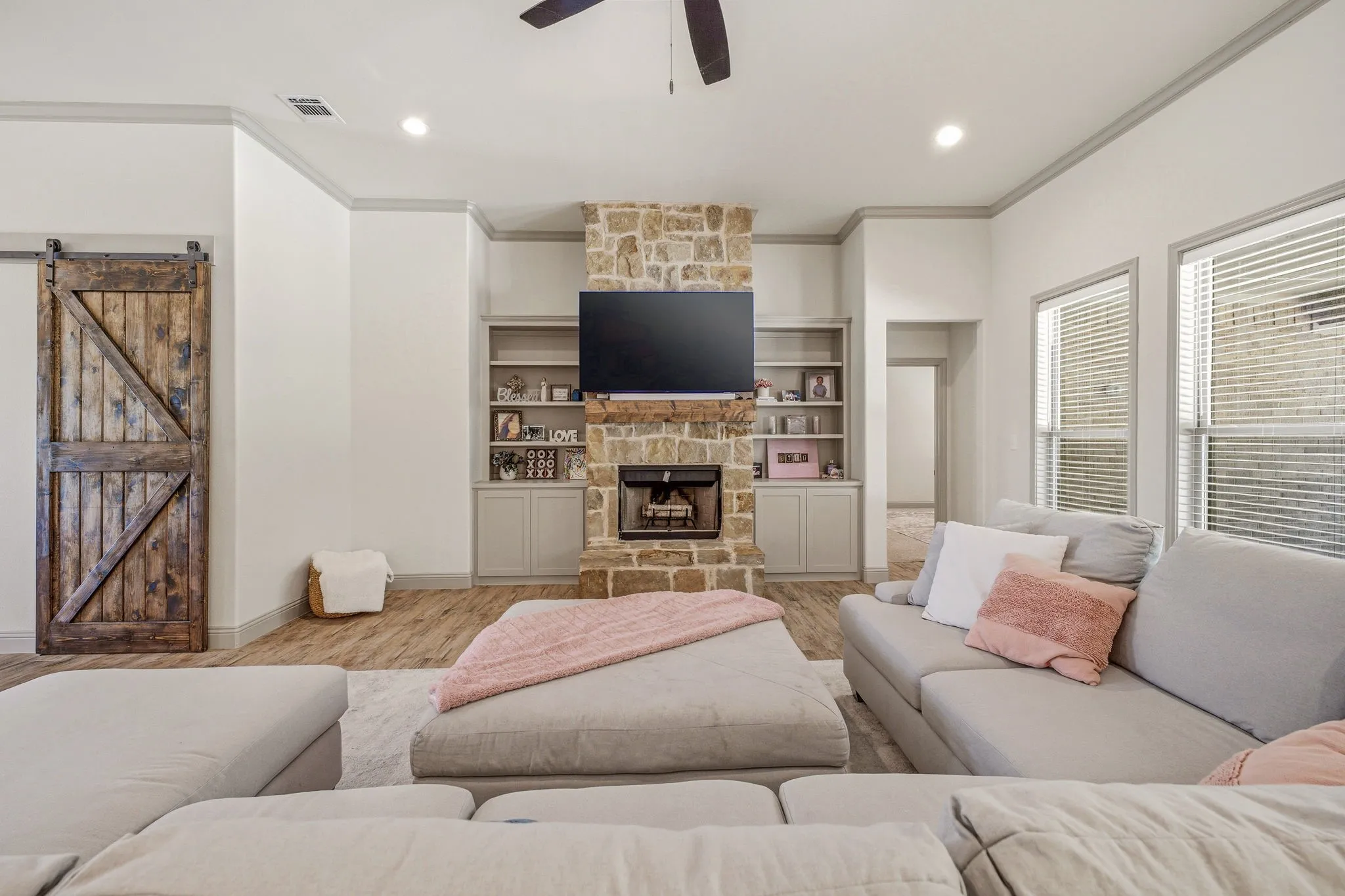 Single Family Residence For Sale in Parker County , 8681 Sari Strong Drive, Weatherford, Texas 76087, 5 Bedroom, 3 Bathroom, 3 Garage spaces, 2,723 Sqft, built in 2022, mls#21292886, Real Estate Agent in Weatherford, Homes For Sale in Parker county, Homes For Sale in Weatherford, Realtor in Weatherford Texas, Real Estate Brokerage Independent Realty Texas, Luminita Cordes Realtor