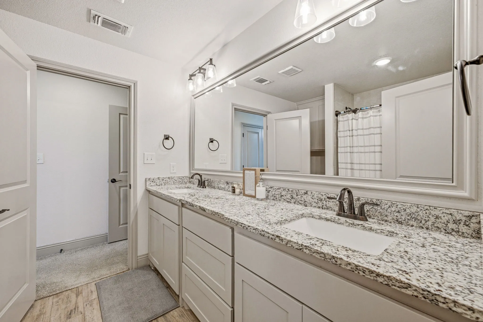 Single Family Residence For Sale in Parker County , 8681 Sari Strong Drive, Weatherford, Texas 76087, 5 Bedroom, 3 Bathroom, 3 Garage spaces, 2,723 Sqft, built in 2022, mls#21292886, Real Estate Agent in Weatherford, Homes For Sale in Parker county, Homes For Sale in Weatherford, Realtor in Weatherford Texas, Real Estate Brokerage Independent Realty Texas, Luminita Cordes Realtor