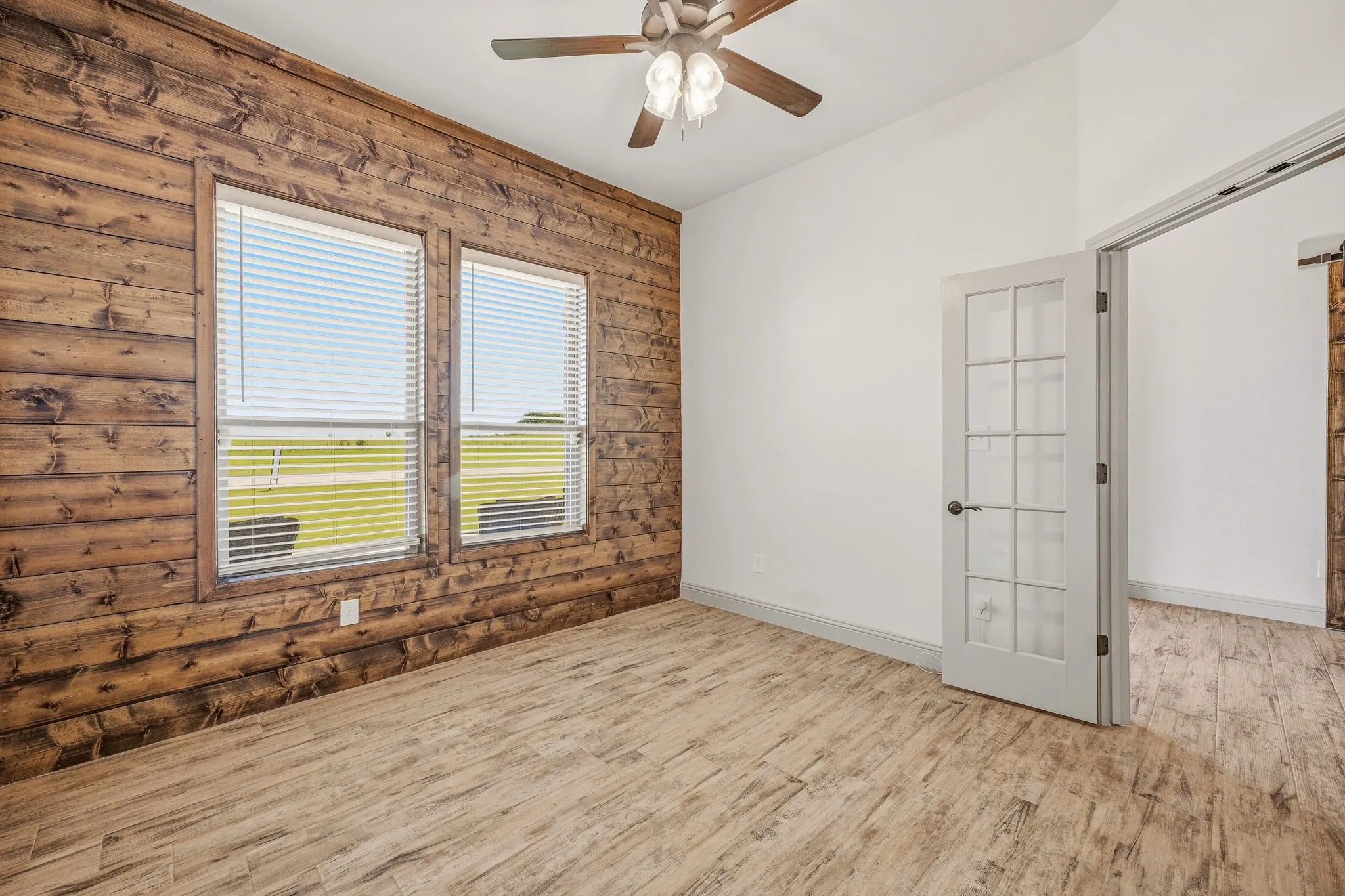 Single Family Residence For Sale in Parker County , 8681 Sari Strong Drive, Weatherford, Texas 76087, 5 Bedroom, 3 Bathroom, 3 Garage spaces, 2,723 Sqft, built in 2022, mls#21292886, Real Estate Agent in Weatherford, Homes For Sale in Parker county, Homes For Sale in Weatherford, Realtor in Weatherford Texas, Real Estate Brokerage Independent Realty Texas, Luminita Cordes Realtor
