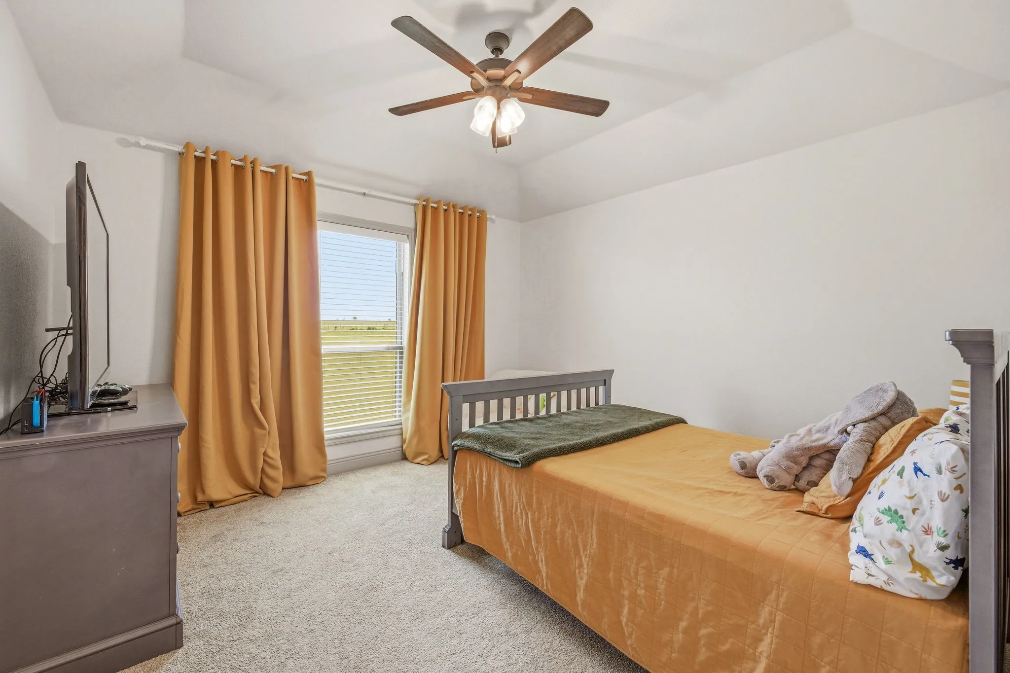 Single Family Residence For Sale in Parker County , 8681 Sari Strong Drive, Weatherford, Texas 76087, 5 Bedroom, 3 Bathroom, 3 Garage spaces, 2,723 Sqft, built in 2022, mls#21292886, Real Estate Agent in Weatherford, Homes For Sale in Parker county, Homes For Sale in Weatherford, Realtor in Weatherford Texas, Real Estate Brokerage Independent Realty Texas, Luminita Cordes Realtor