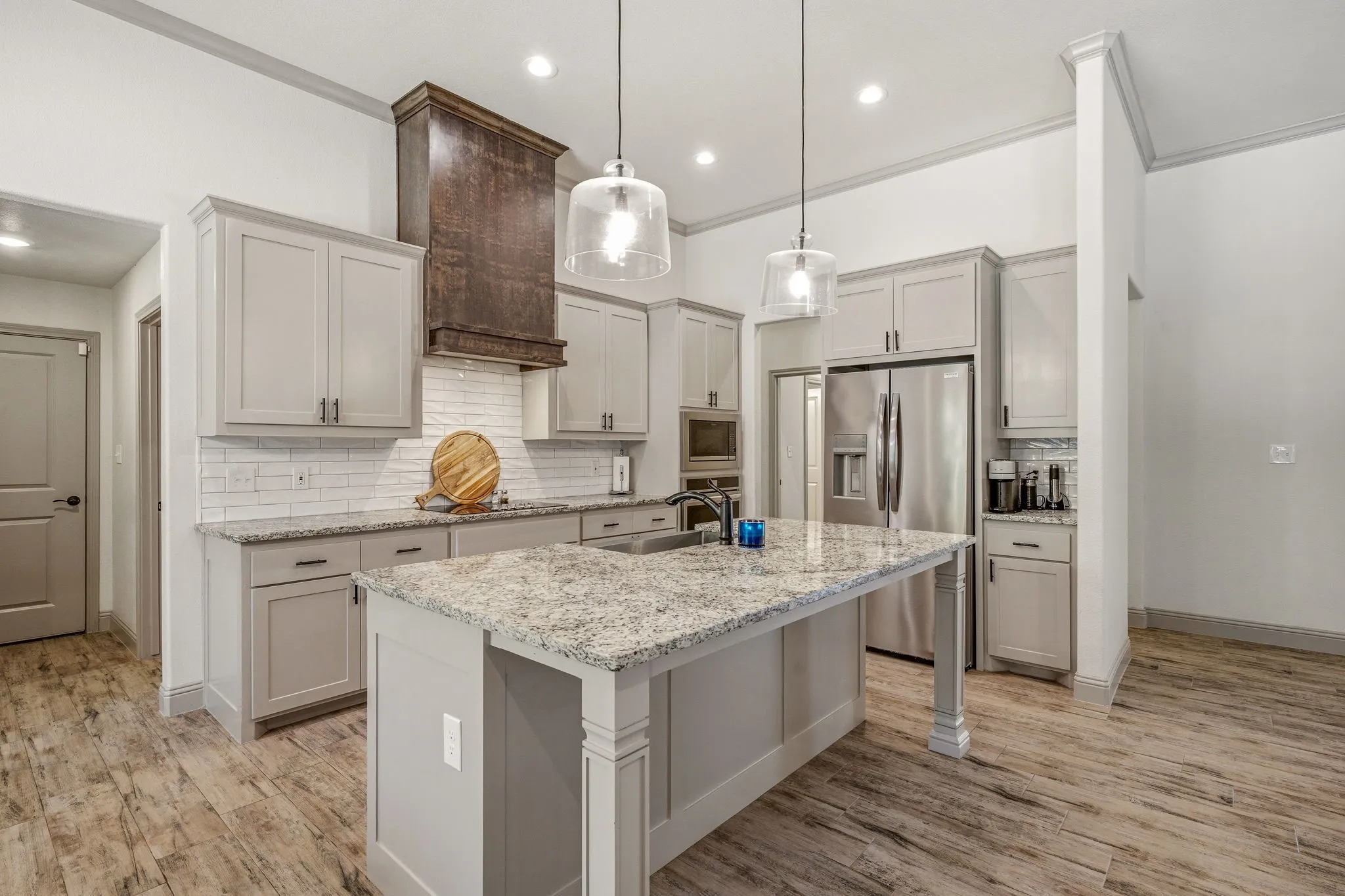 Single Family Residence For Sale in Parker County , 8681 Sari Strong Drive, Weatherford, Texas 76087, 5 Bedroom, 3 Bathroom, 3 Garage spaces, 2,723 Sqft, built in 2022, mls#21292886, Real Estate Agent in Weatherford, Homes For Sale in Parker county, Homes For Sale in Weatherford, Realtor in Weatherford Texas, Real Estate Brokerage Independent Realty Texas, Luminita Cordes Realtor