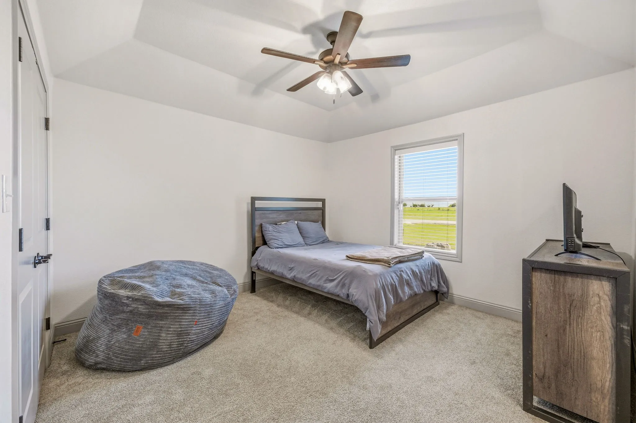 Single Family Residence For Sale in Parker County , 8681 Sari Strong Drive, Weatherford, Texas 76087, 5 Bedroom, 3 Bathroom, 3 Garage spaces, 2,723 Sqft, built in 2022, mls#21292886, Real Estate Agent in Weatherford, Homes For Sale in Parker county, Homes For Sale in Weatherford, Realtor in Weatherford Texas, Real Estate Brokerage Independent Realty Texas, Luminita Cordes Realtor
