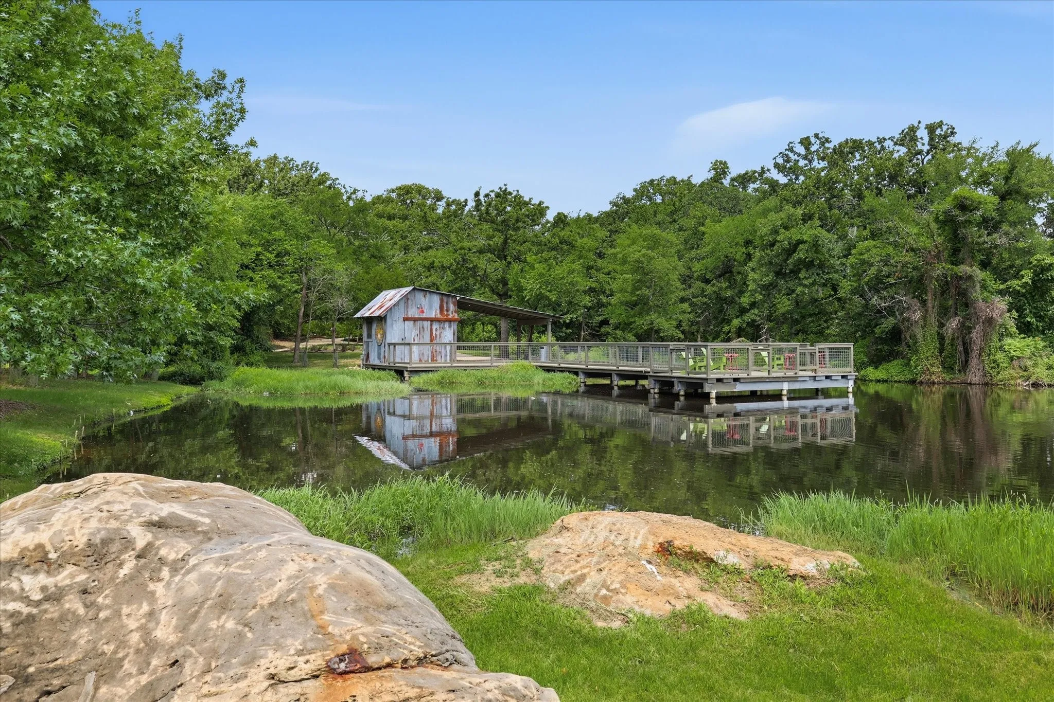 he Fish Shack. With a 3-acre fishing pond, a sprawling covered pavilion, and a cozy seating area located across from the Hideaway