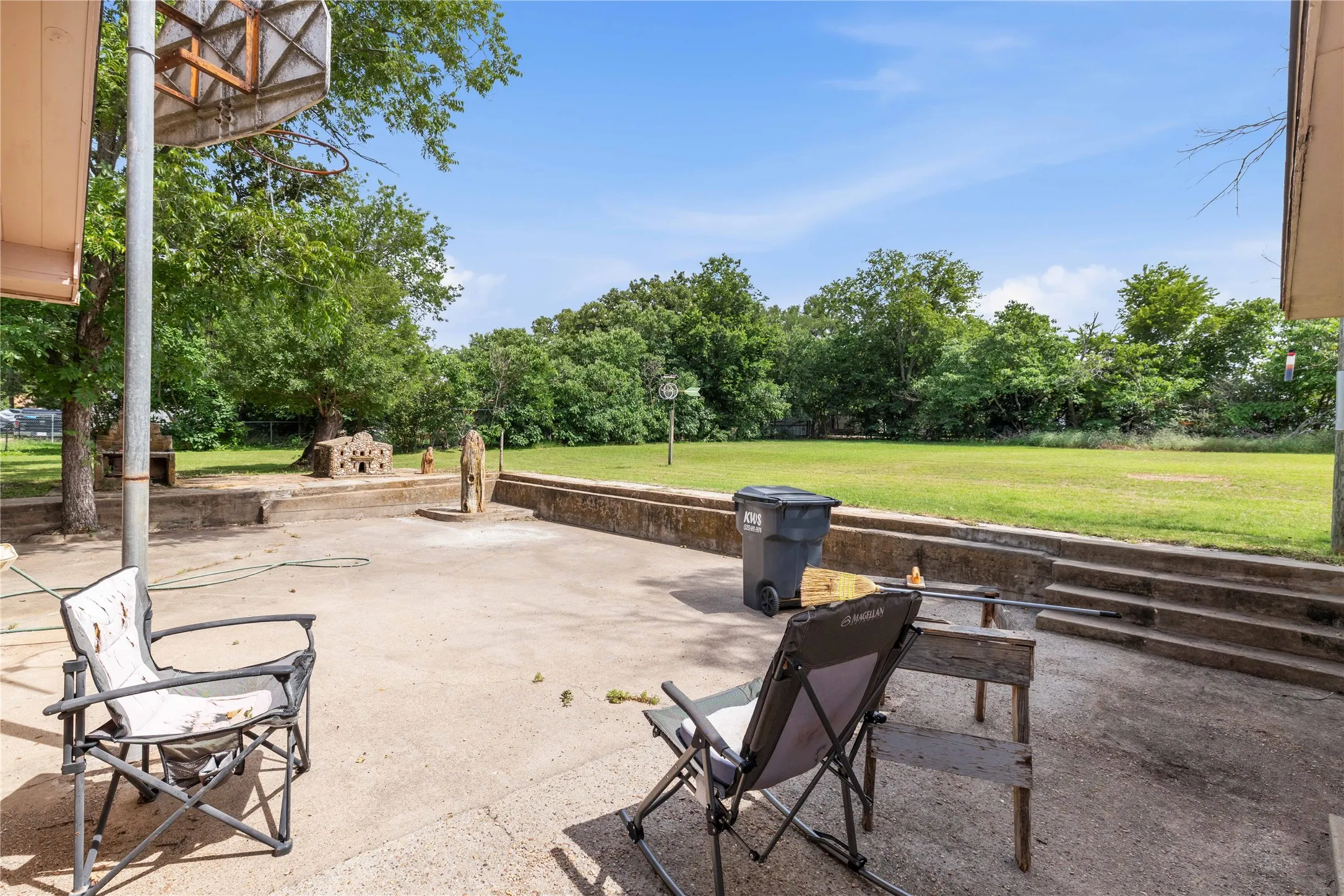 Single Family Residence For Sale in Comanche County , 500 E Ham Avenue, De Leon, Texas 76444, 4 Bedroom, 3 Bathroom, Garage spaces, 3,904 Sqft, built in 1951, mls#21293510, Real Estate Agent in De Leon, Homes For Sale in Comanche county, Homes For Sale in De Leon, Realtor in De Leon Texas, Real Estate Brokerage Independent Realty Texas, Luminita Cordes Realtor
