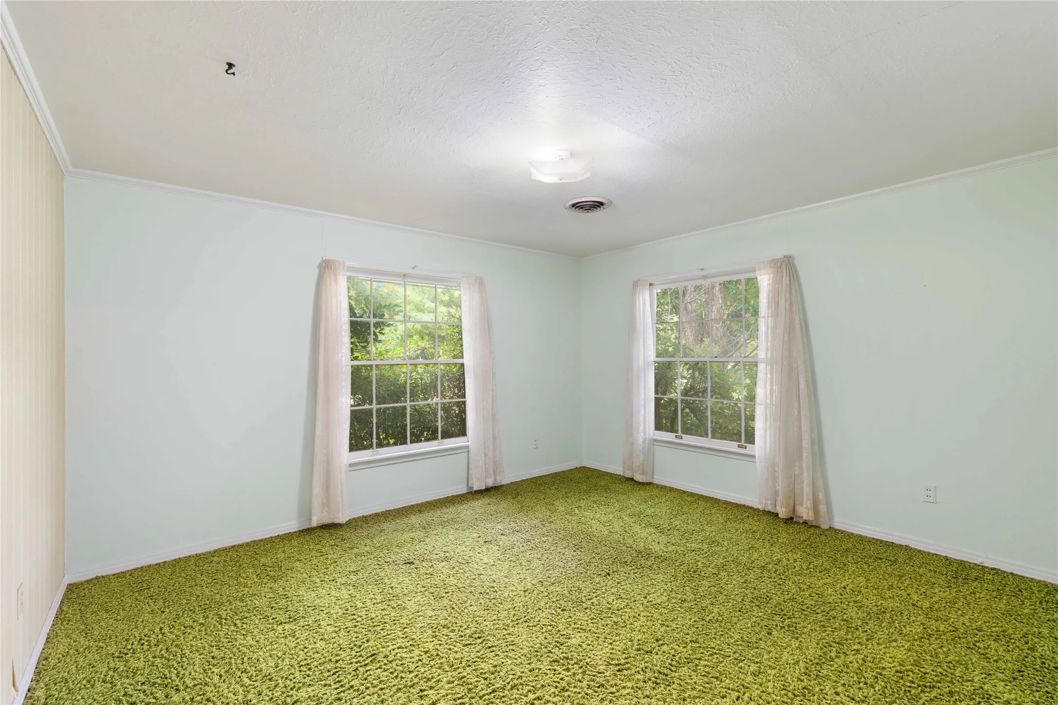 Single Family Residence For Sale in Comanche County , 500 E Ham Avenue, De Leon, Texas 76444, 4 Bedroom, 3 Bathroom, Garage spaces, 3,904 Sqft, built in 1951, mls#21293510, Real Estate Agent in De Leon, Homes For Sale in Comanche county, Homes For Sale in De Leon, Realtor in De Leon Texas, Real Estate Brokerage Independent Realty Texas, Luminita Cordes Realtor