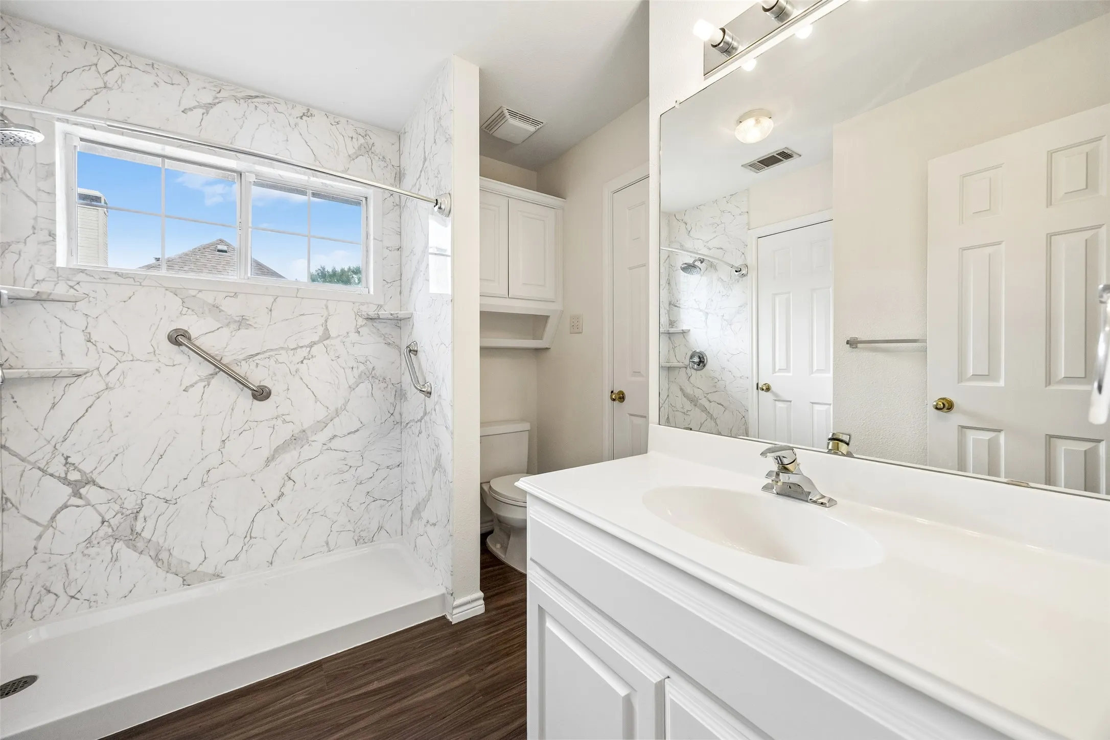 Single Family Residence For Sale in Collin County , 5228 Stone Brooke Crossing, Mc Kinney, Texas 75072, 4 Bedroom, 3 Bathroom, 2 Garage spaces, 2,602 Sqft, built in 1999, mls#21259062, Real Estate Agent in Mc Kinney, Homes For Sale in Collin county, Homes For Sale in Mc Kinney, Realtor in Mc Kinney Texas, Real Estate Brokerage Independent Realty Texas, Luminita Cordes Realtor