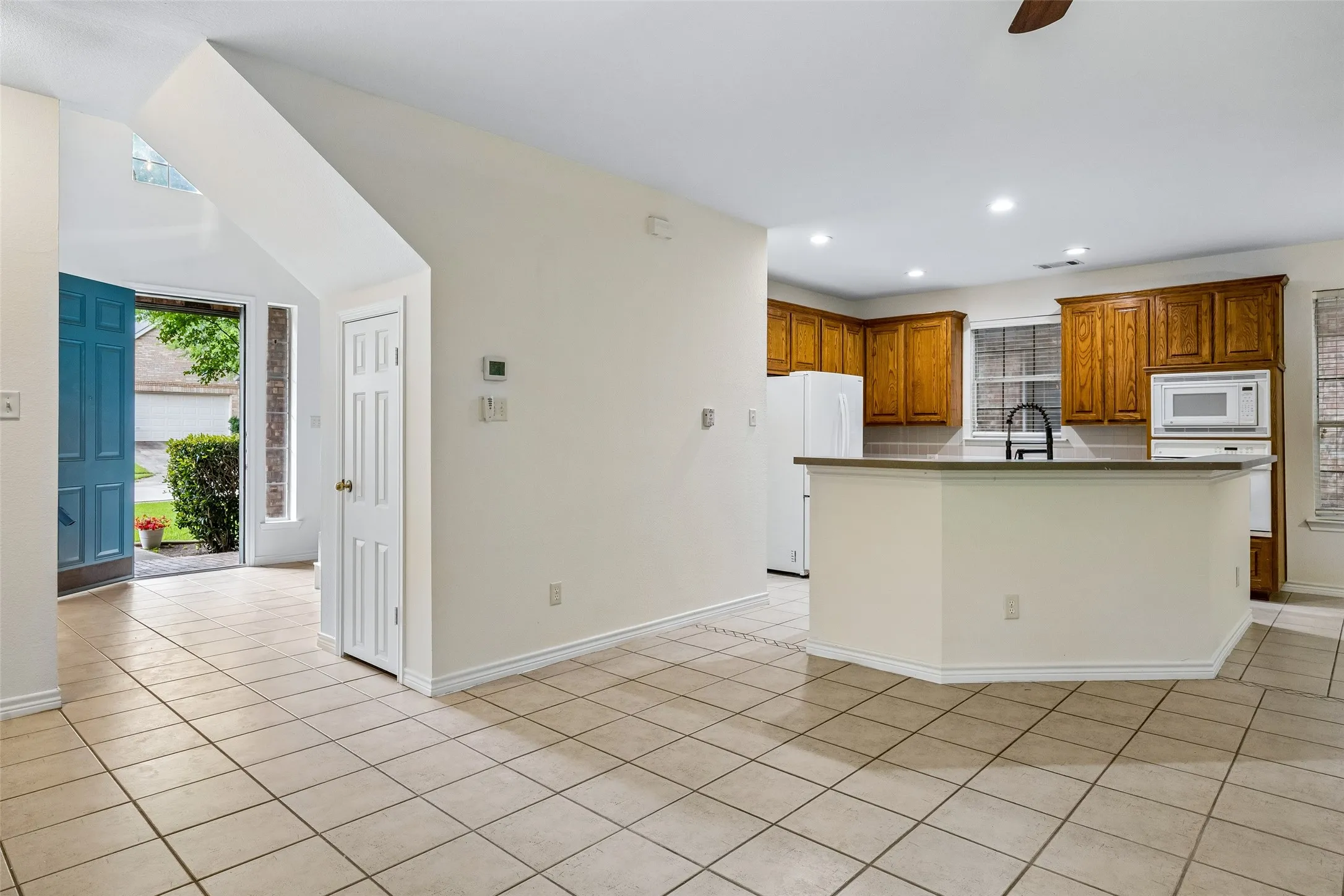 Single Family Residence For Sale in Collin County , 5228 Stone Brooke Crossing, Mc Kinney, Texas 75072, 4 Bedroom, 3 Bathroom, 2 Garage spaces, 2,602 Sqft, built in 1999, mls#21259062, Real Estate Agent in Mc Kinney, Homes For Sale in Collin county, Homes For Sale in Mc Kinney, Realtor in Mc Kinney Texas, Real Estate Brokerage Independent Realty Texas, Luminita Cordes Realtor